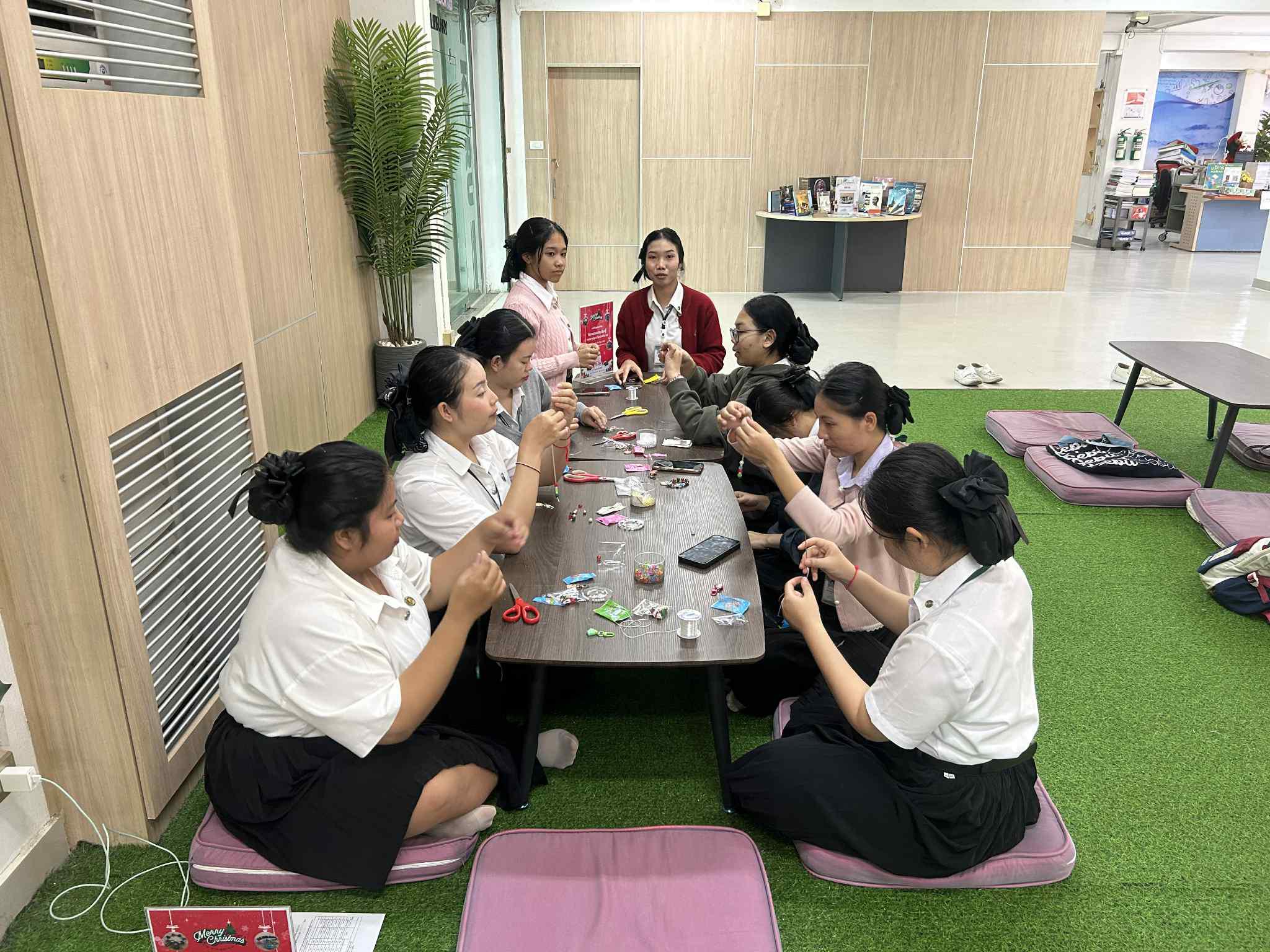 53. สำนักวิทยบริการและเทคโนโลยีสารสนเทศ เชิญชวนร่วมประดิษฐ์พวงกุญแจวันคริสต์มาส