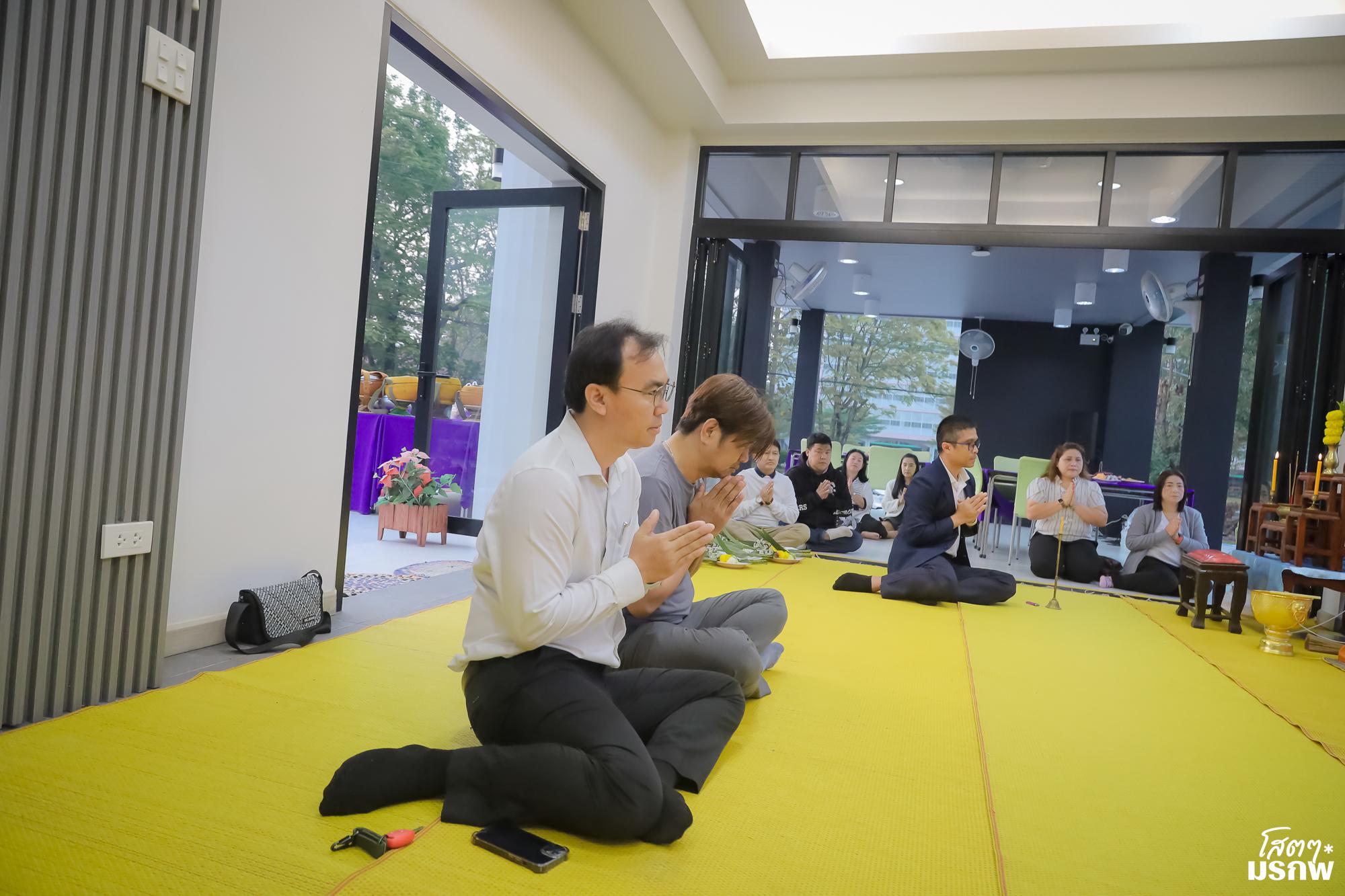 11. ทำบุญตักบาตรข้าวสารอาหารแห้ง เนื่องในวันขึ้นปีใหม่ ประจำปี 2569