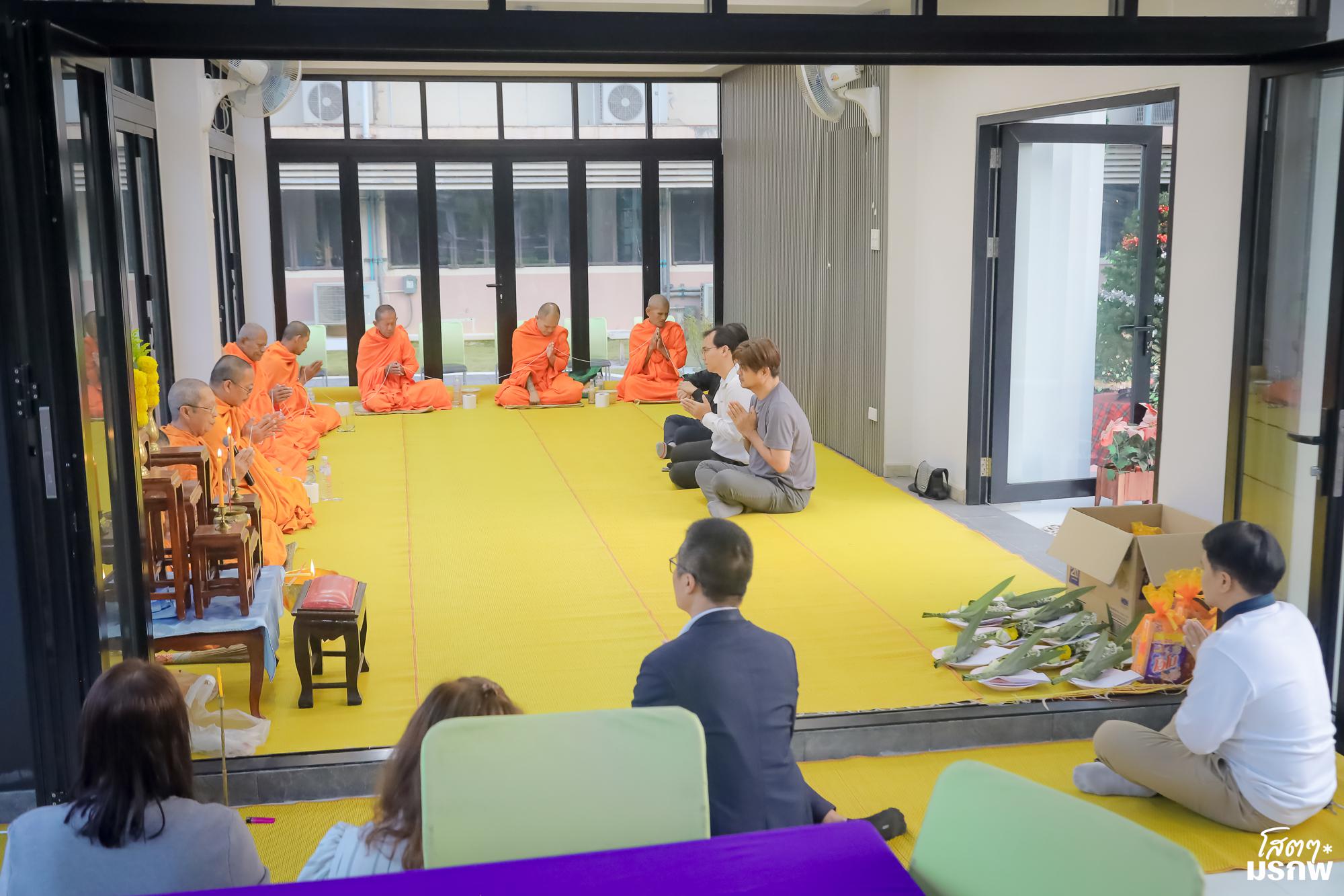 19. ทำบุญตักบาตรข้าวสารอาหารแห้ง เนื่องในวันขึ้นปีใหม่ ประจำปี 2569