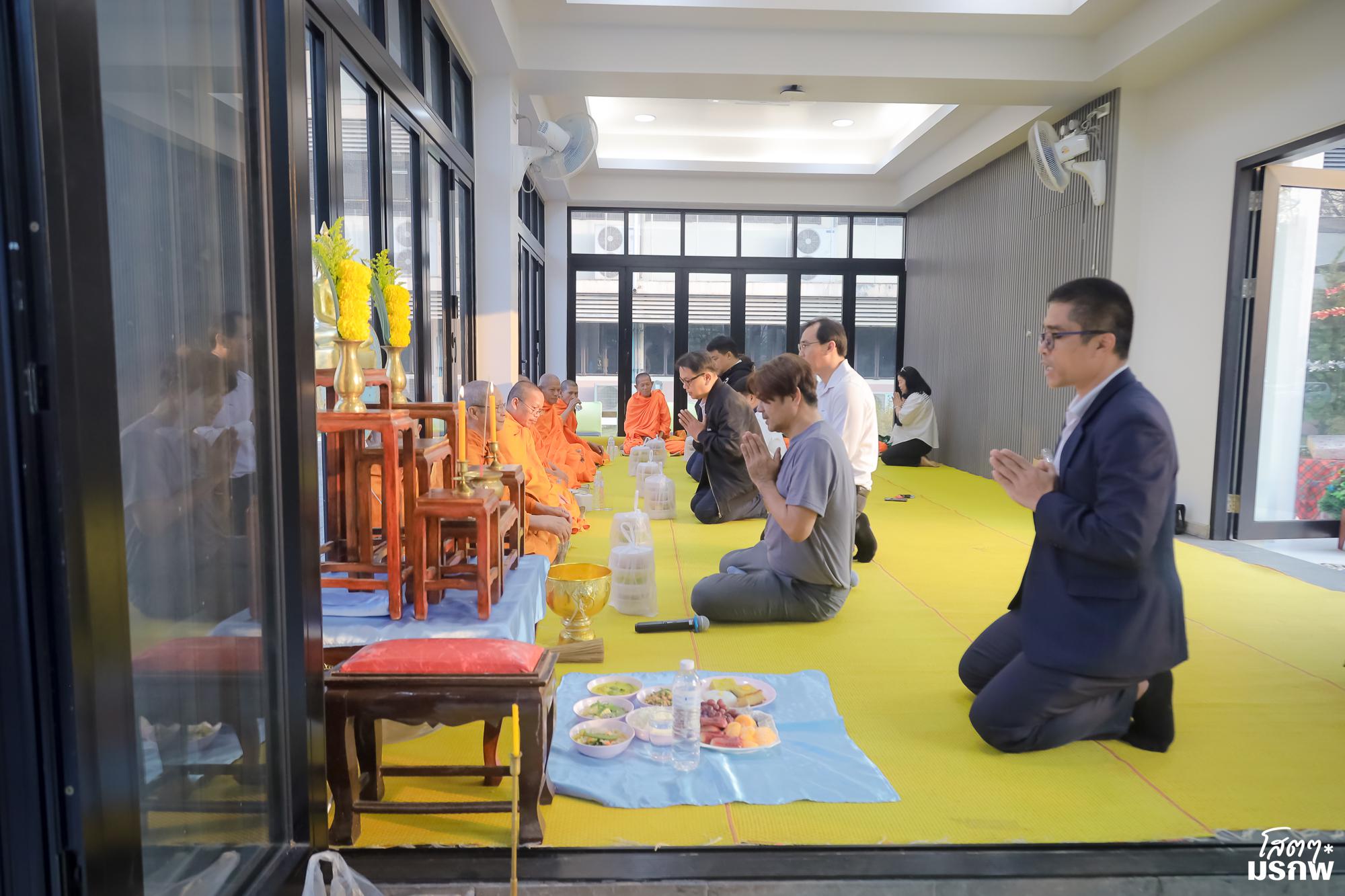 65. ทำบุญตักบาตรข้าวสารอาหารแห้ง เนื่องในวันขึ้นปีใหม่ ประจำปี 2569