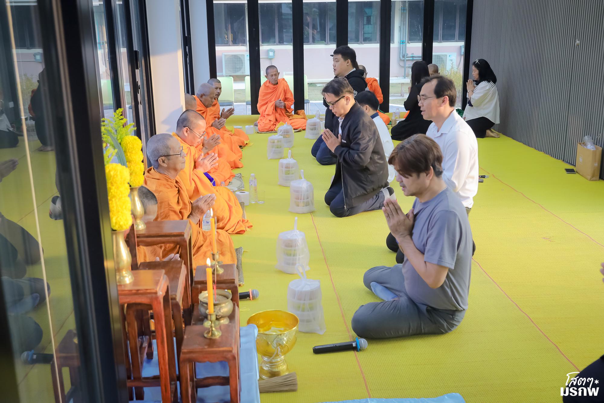 66. ทำบุญตักบาตรข้าวสารอาหารแห้ง เนื่องในวันขึ้นปีใหม่ ประจำปี 2569