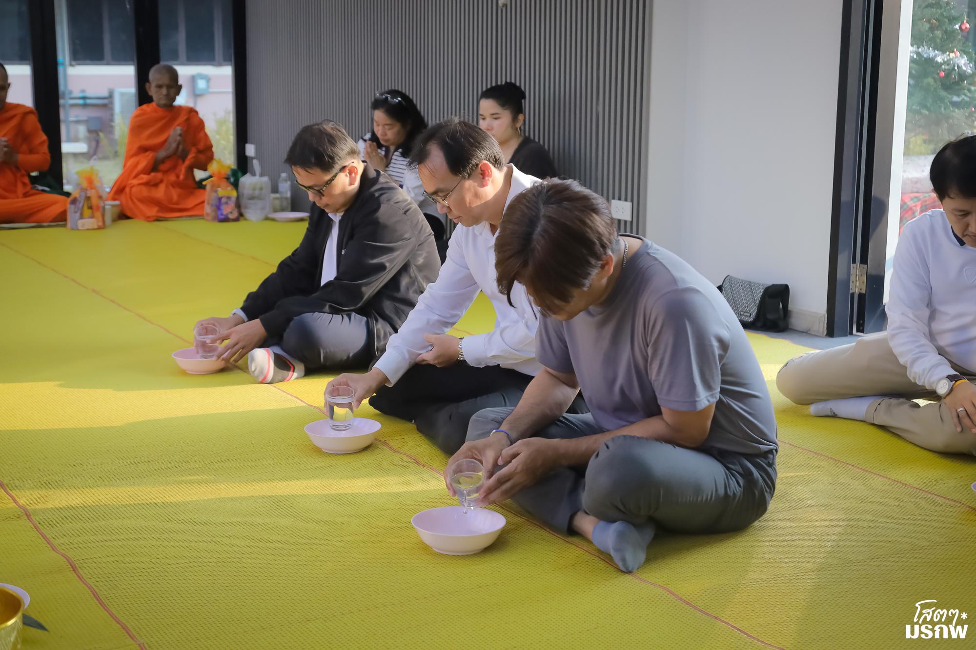 93. ทำบุญตักบาตรข้าวสารอาหารแห้ง เนื่องในวันขึ้นปีใหม่ ประจำปี 2569