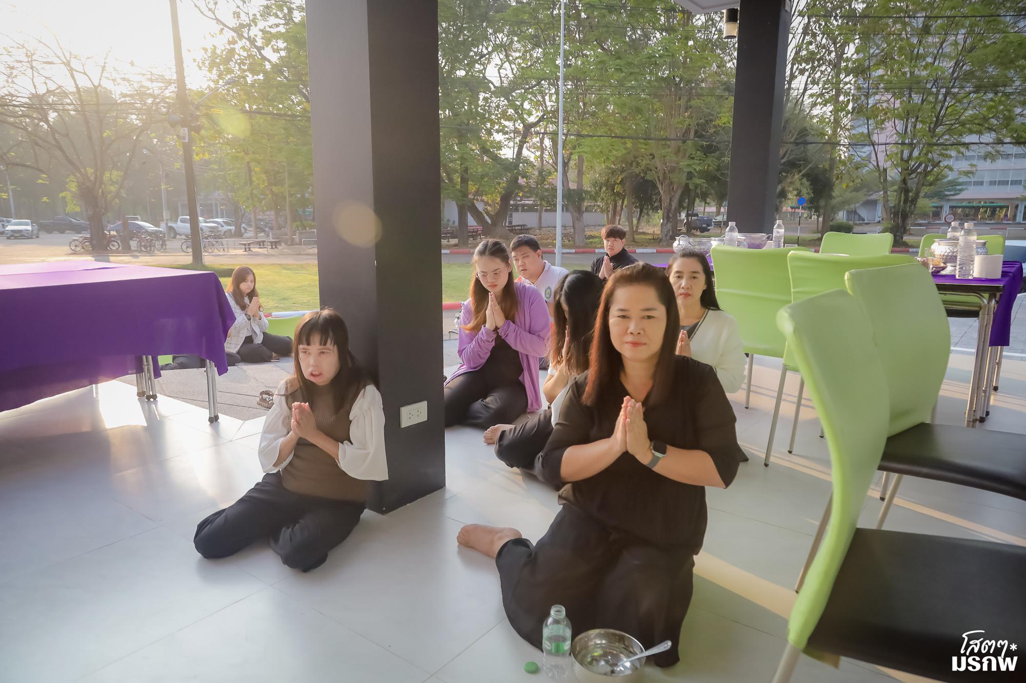 97. ทำบุญตักบาตรข้าวสารอาหารแห้ง เนื่องในวันขึ้นปีใหม่ ประจำปี 2569