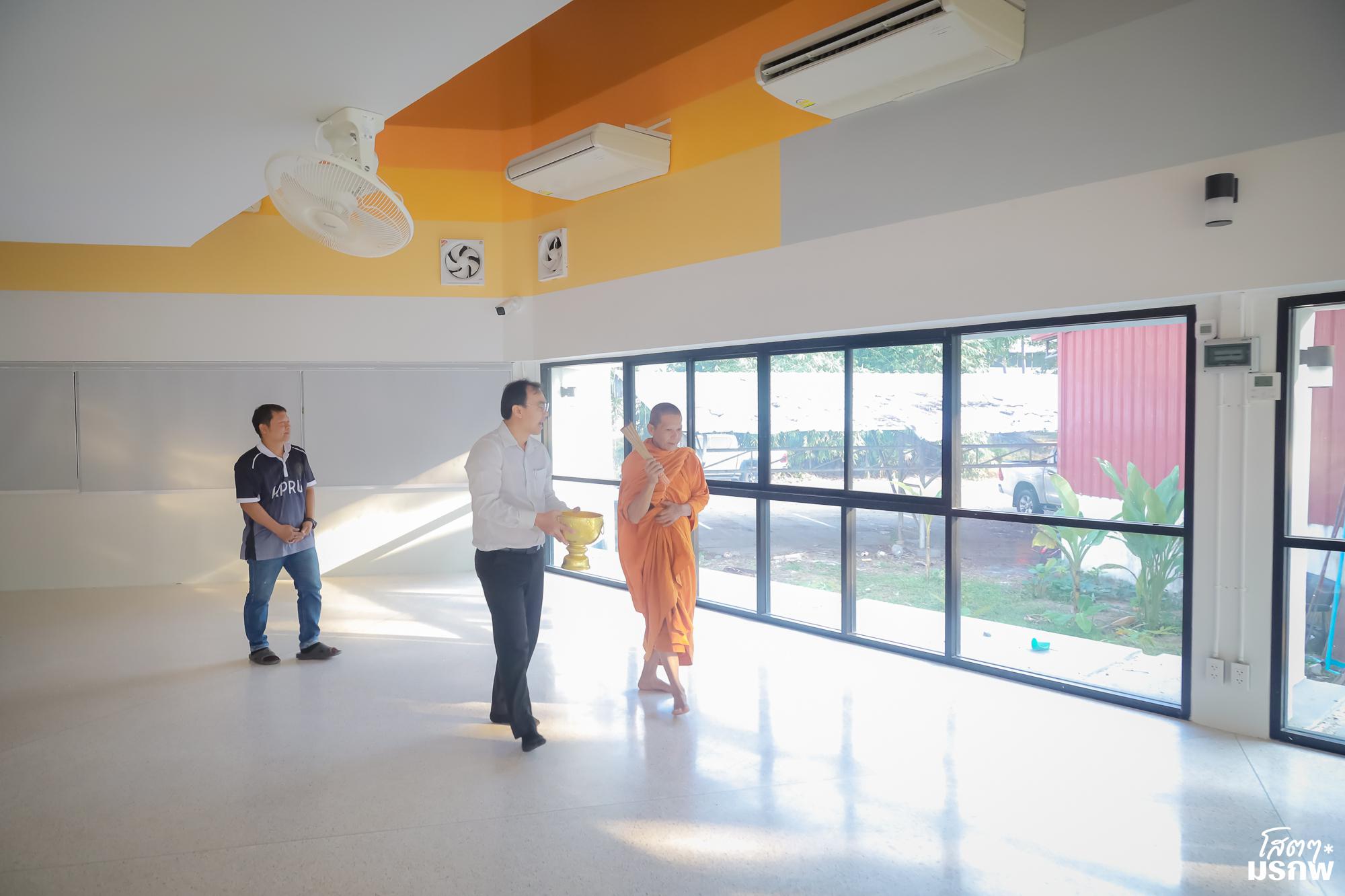 111. ทำบุญตักบาตรข้าวสารอาหารแห้ง เนื่องในวันขึ้นปีใหม่ ประจำปี 2569