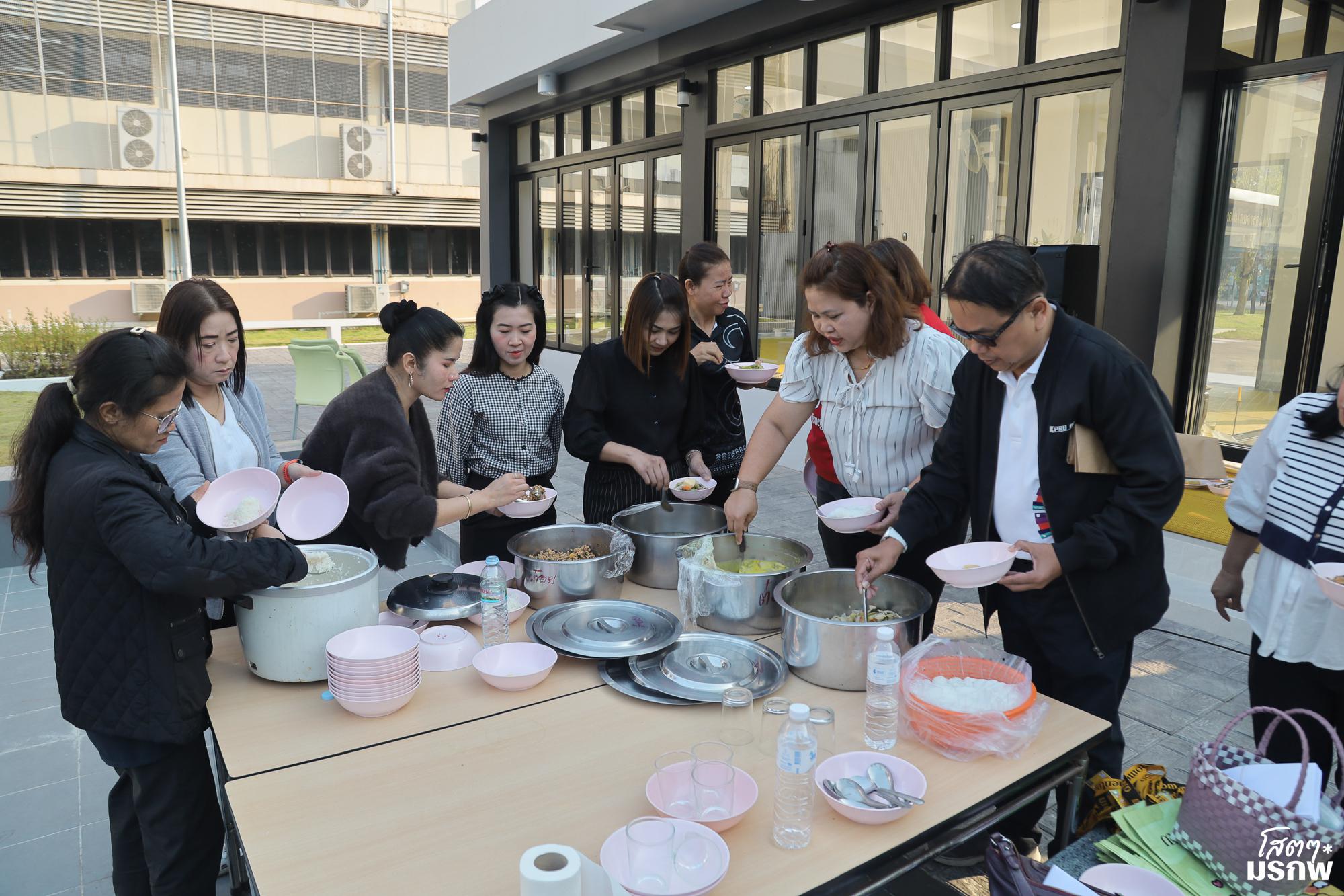 150. ทำบุญตักบาตรข้าวสารอาหารแห้ง เนื่องในวันขึ้นปีใหม่ ประจำปี 2569