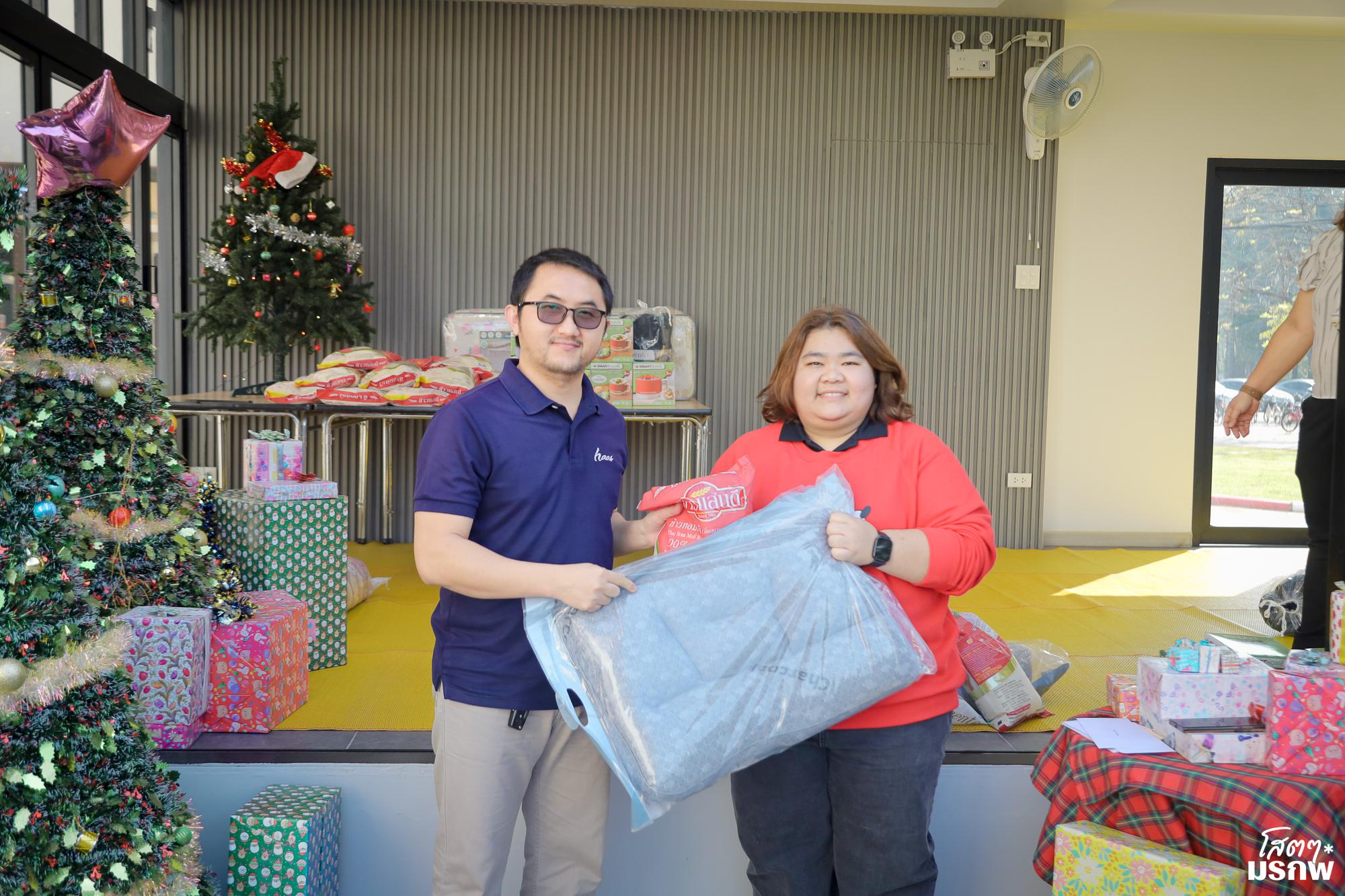 172. ทำบุญตักบาตรข้าวสารอาหารแห้ง เนื่องในวันขึ้นปีใหม่ ประจำปี 2569