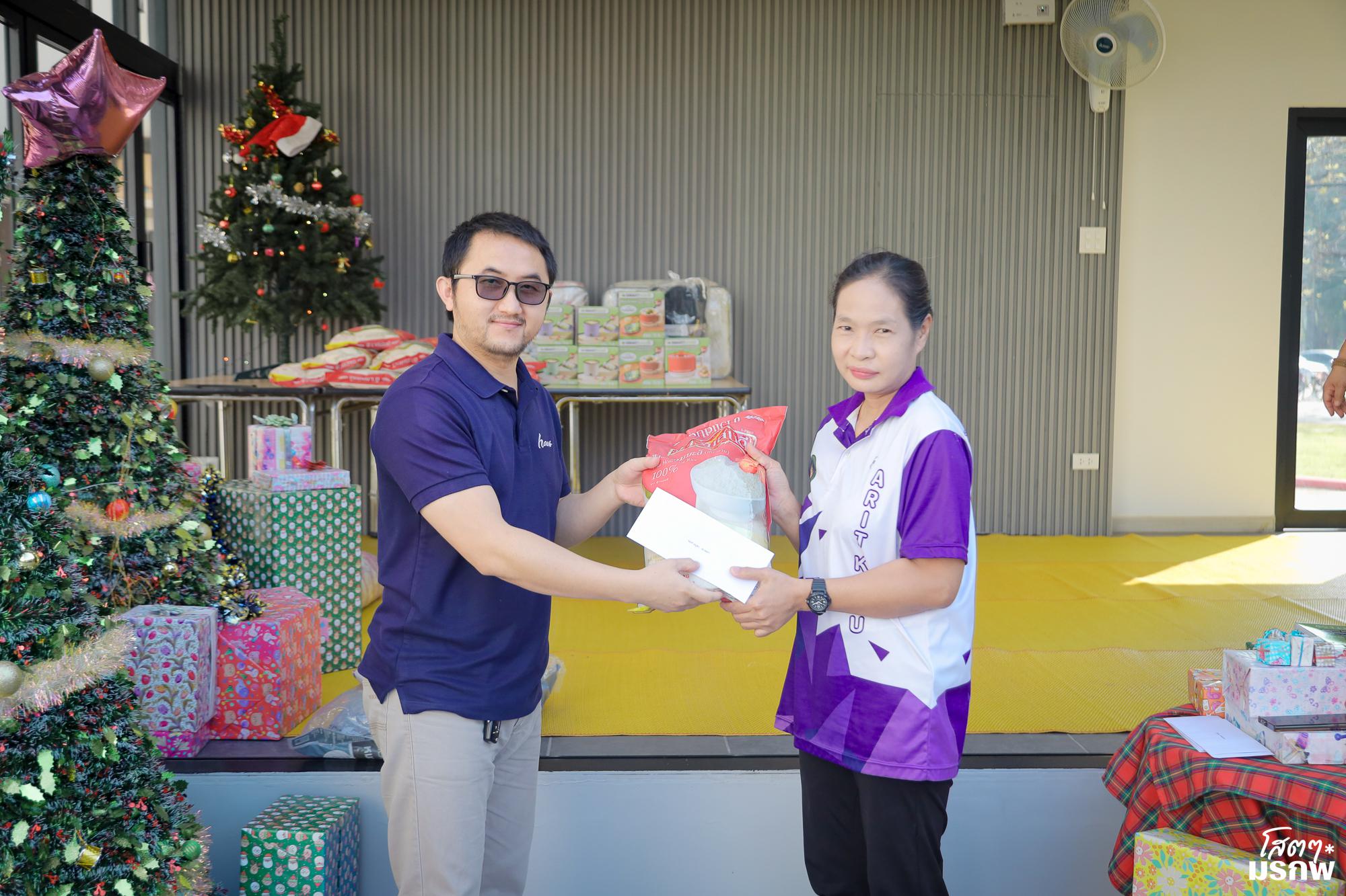 174. ทำบุญตักบาตรข้าวสารอาหารแห้ง เนื่องในวันขึ้นปีใหม่ ประจำปี 2569