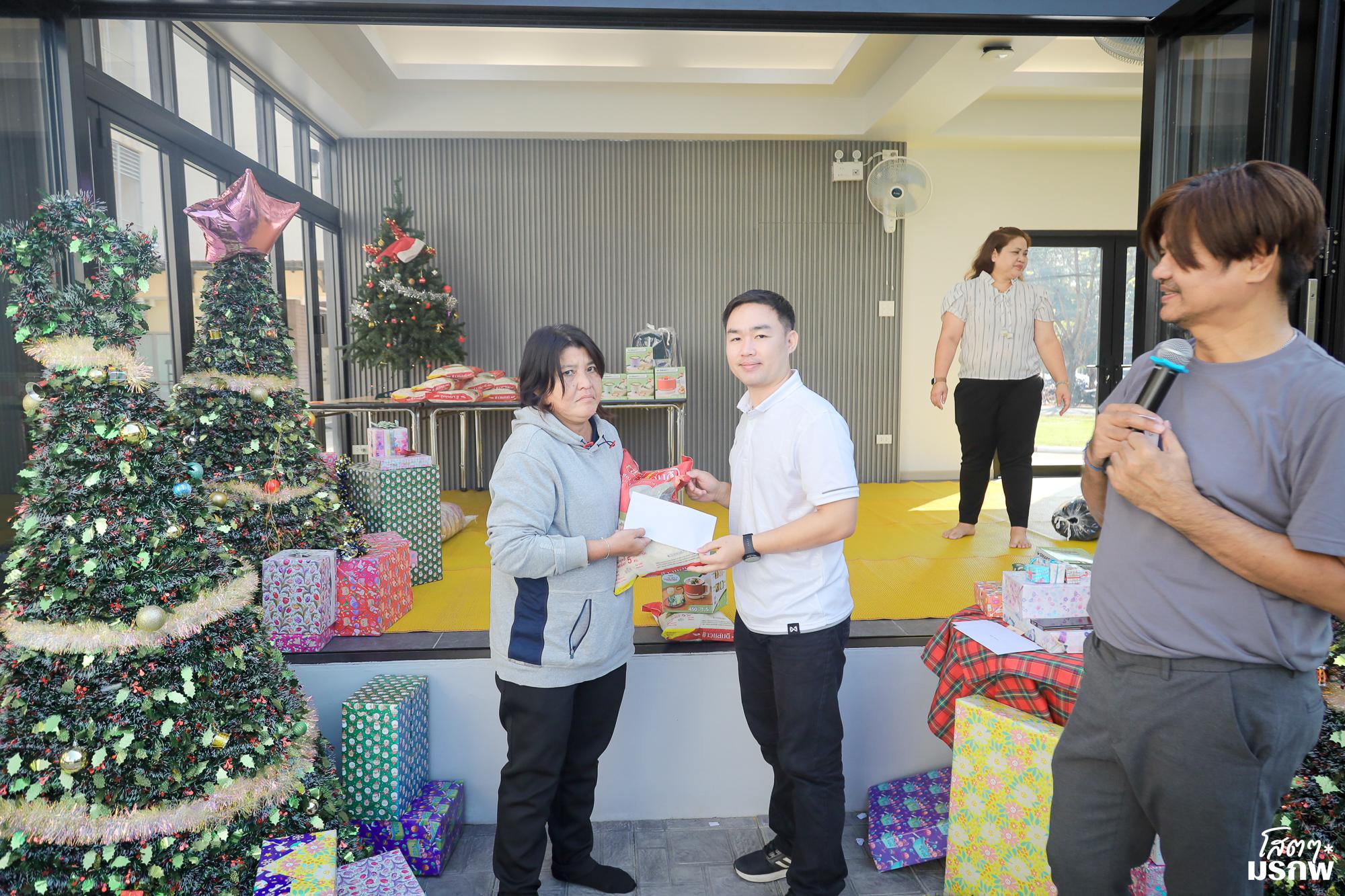 184. ทำบุญตักบาตรข้าวสารอาหารแห้ง เนื่องในวันขึ้นปีใหม่ ประจำปี 2569