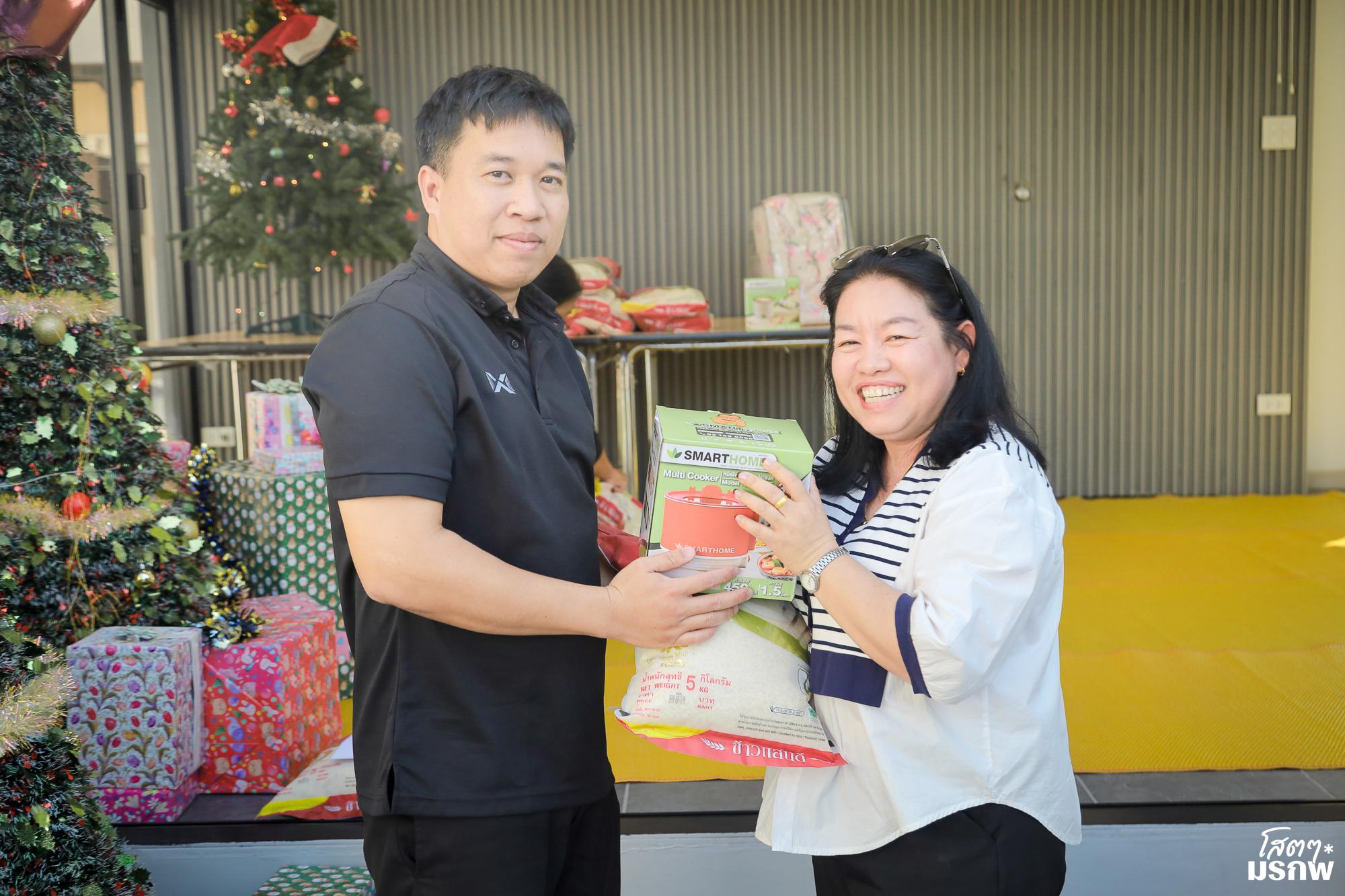 197. ทำบุญตักบาตรข้าวสารอาหารแห้ง เนื่องในวันขึ้นปีใหม่ ประจำปี 2569