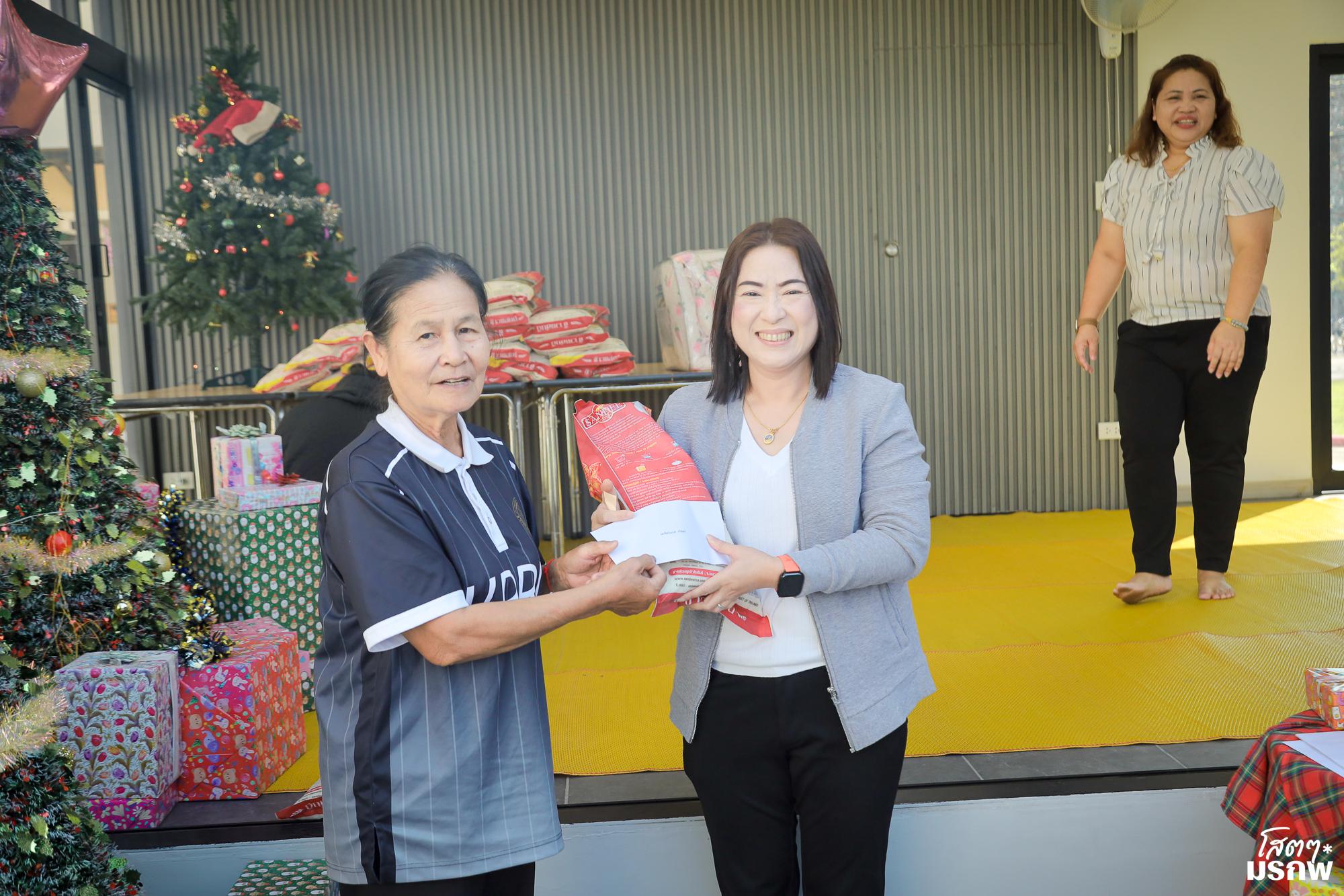 202. ทำบุญตักบาตรข้าวสารอาหารแห้ง เนื่องในวันขึ้นปีใหม่ ประจำปี 2569