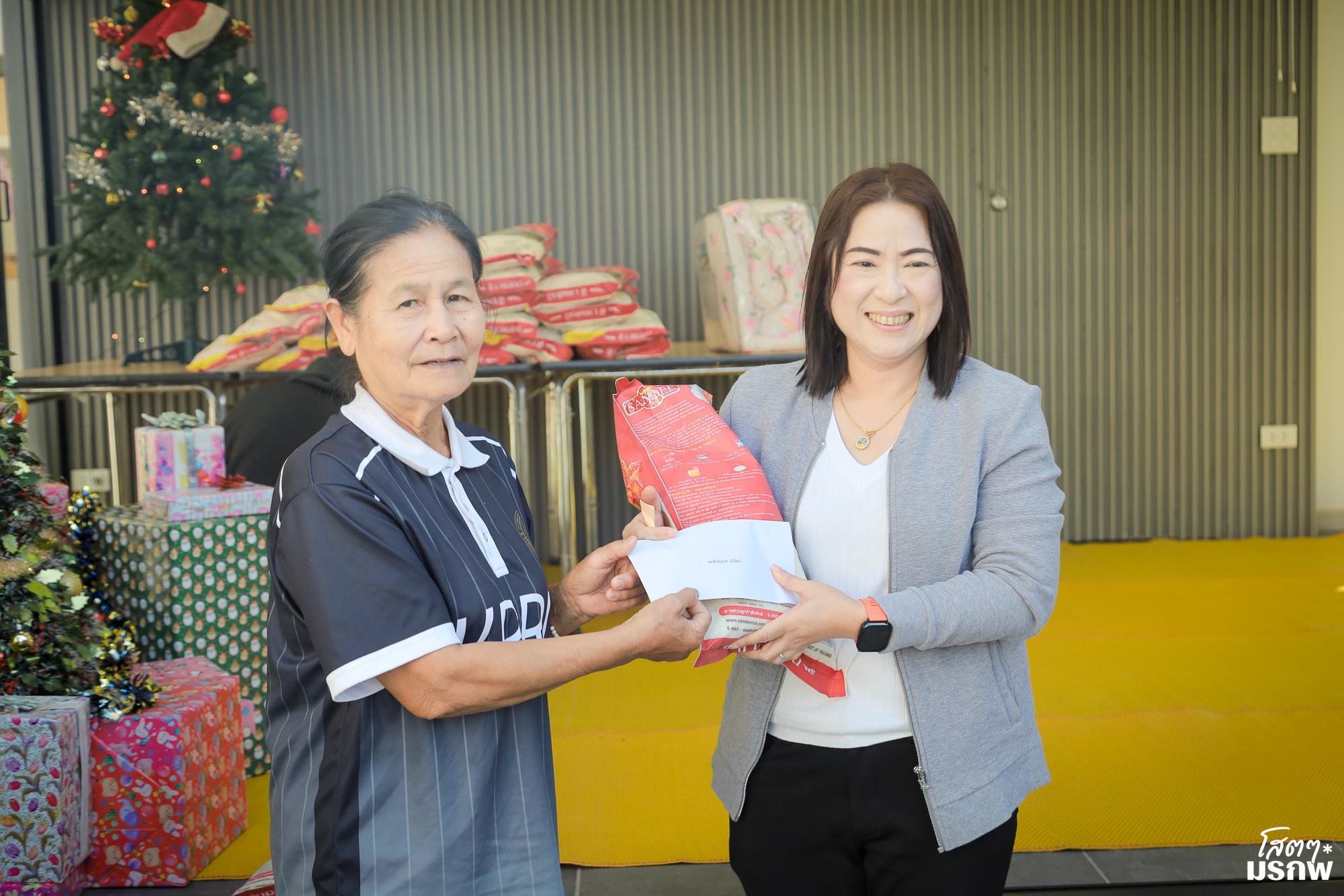 203. ทำบุญตักบาตรข้าวสารอาหารแห้ง เนื่องในวันขึ้นปีใหม่ ประจำปี 2569