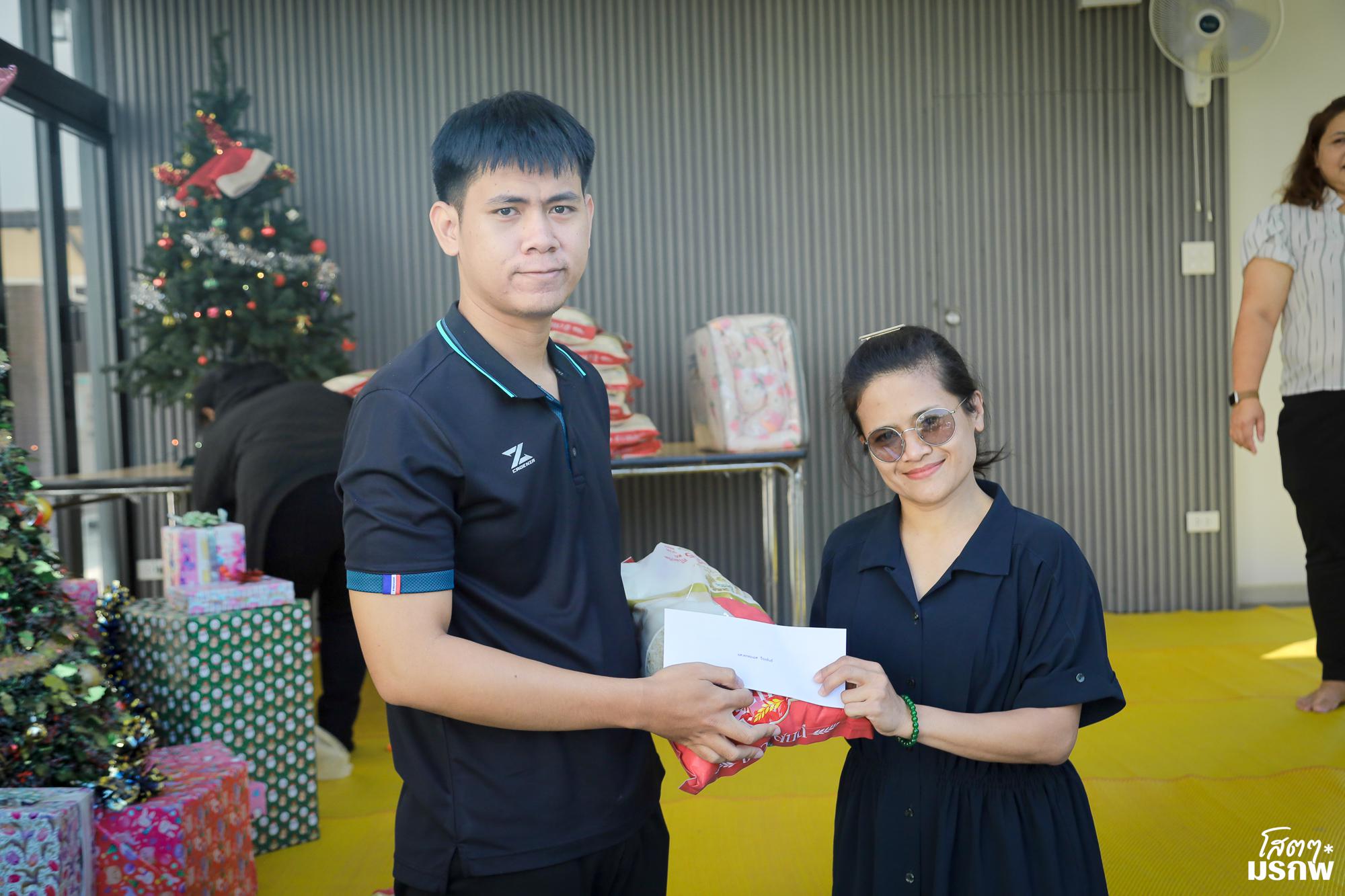 206. ทำบุญตักบาตรข้าวสารอาหารแห้ง เนื่องในวันขึ้นปีใหม่ ประจำปี 2569