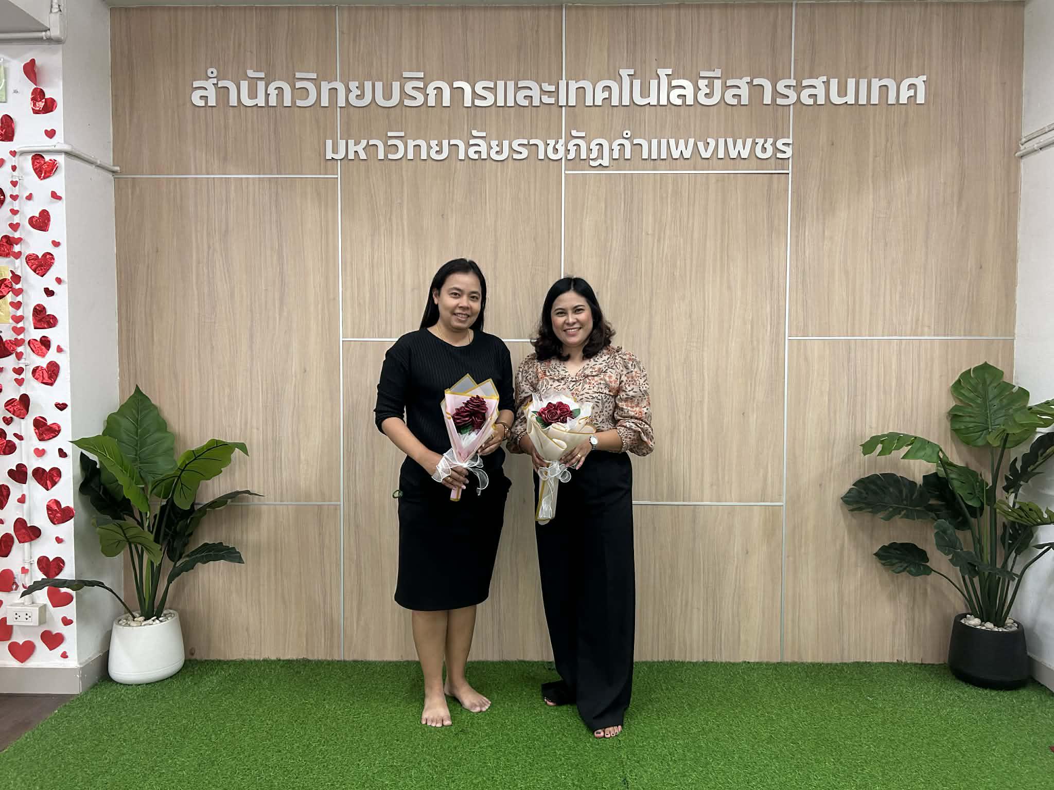 20. กิจกรรมประดิษฐ์ช่อดอกกุหลาบ มอบแด่คนที่คุณรักในเทศกาลวันวาเลนไทน์