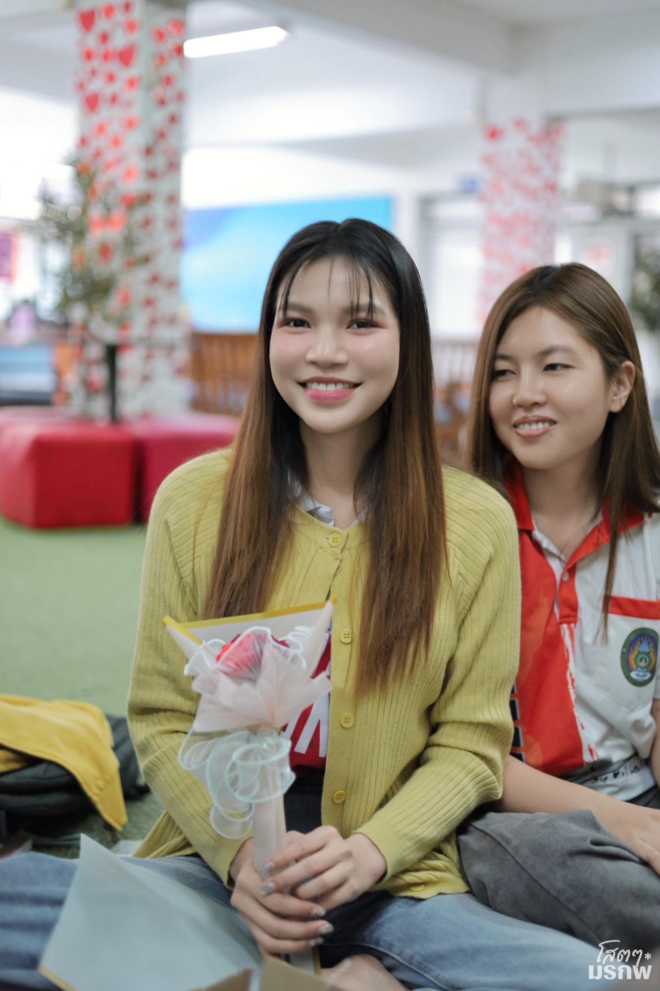 48. กิจกรรมประดิษฐ์ช่อดอกกุหลาบ มอบแด่คนที่คุณรักในเทศกาลวันวาเลนไทน์