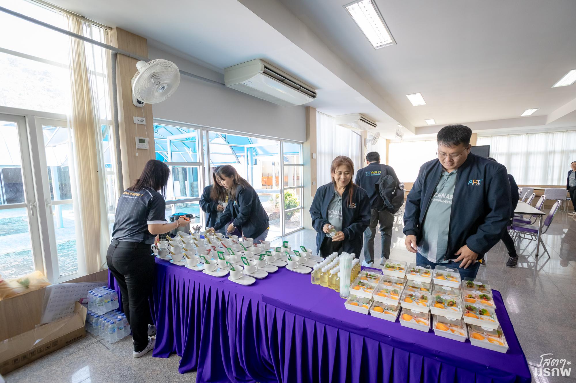 32. ต้อนรับคณะศึกษาดูงานสำนักวิทยบริการและเทคโนโลยีสารสนเทศ มหาวิทยาลัยราชภัฏกาญจนบุรี