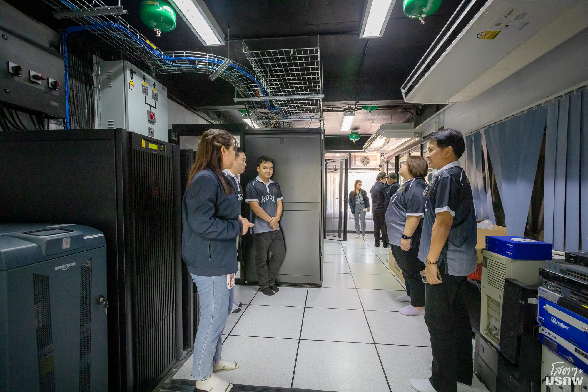 38. ต้อนรับคณะศึกษาดูงานสำนักวิทยบริการและเทคโนโลยีสารสนเทศ มหาวิทยาลัยราชภัฏกาญจนบุรี