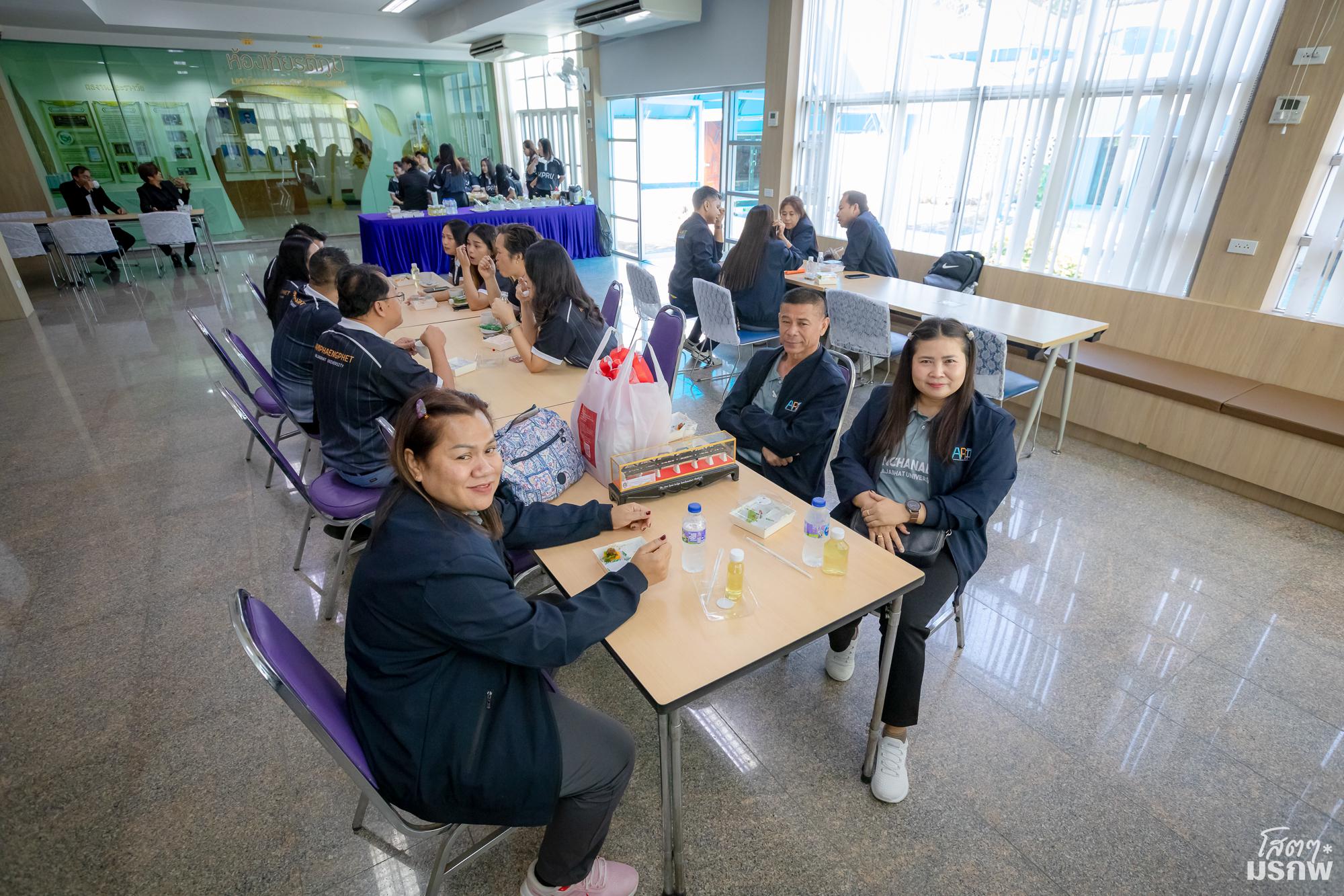 73. ต้อนรับคณะศึกษาดูงานสำนักวิทยบริการและเทคโนโลยีสารสนเทศ มหาวิทยาลัยราชภัฏกาญจนบุรี