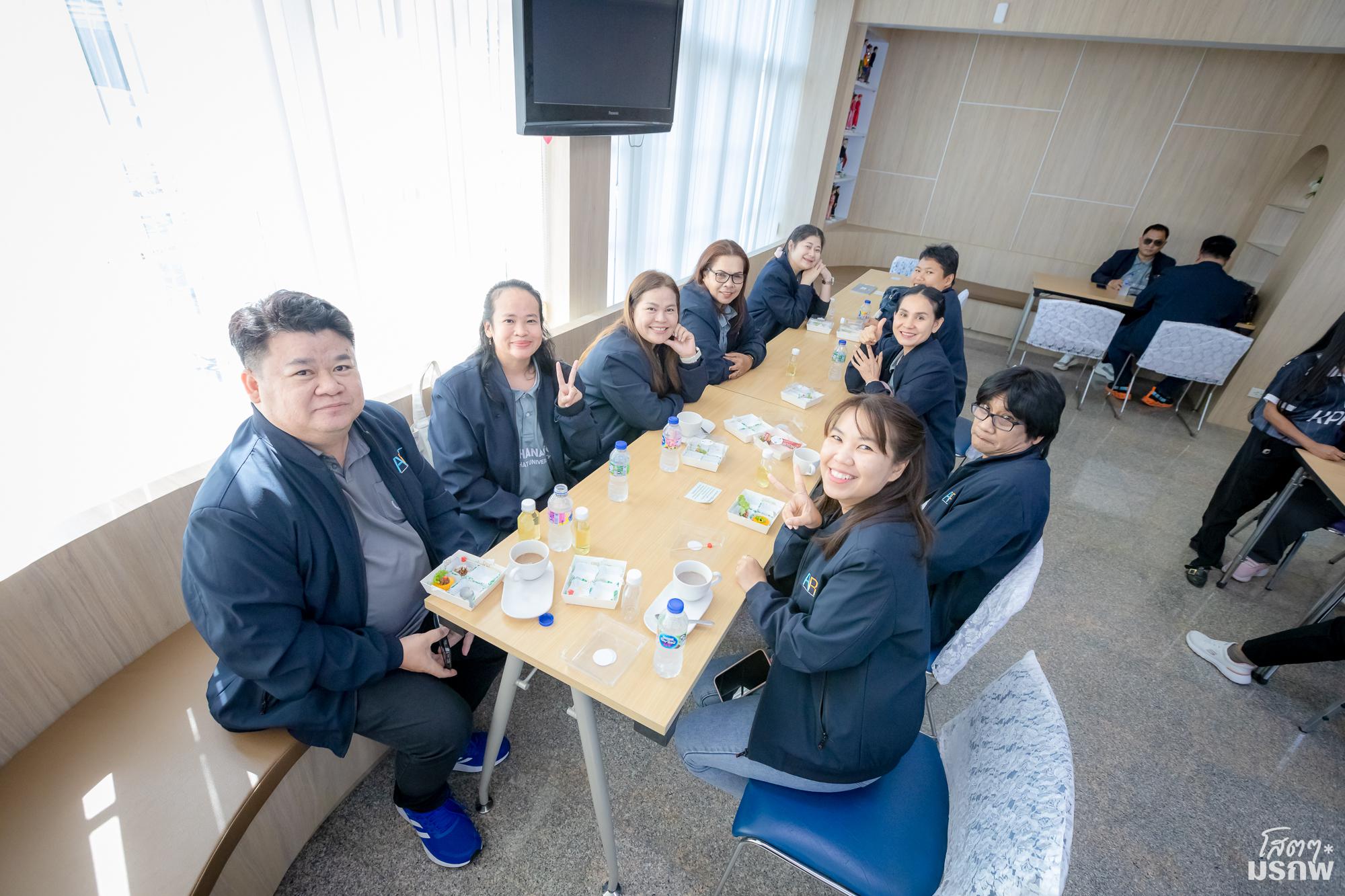 77. ต้อนรับคณะศึกษาดูงานสำนักวิทยบริการและเทคโนโลยีสารสนเทศ มหาวิทยาลัยราชภัฏกาญจนบุรี