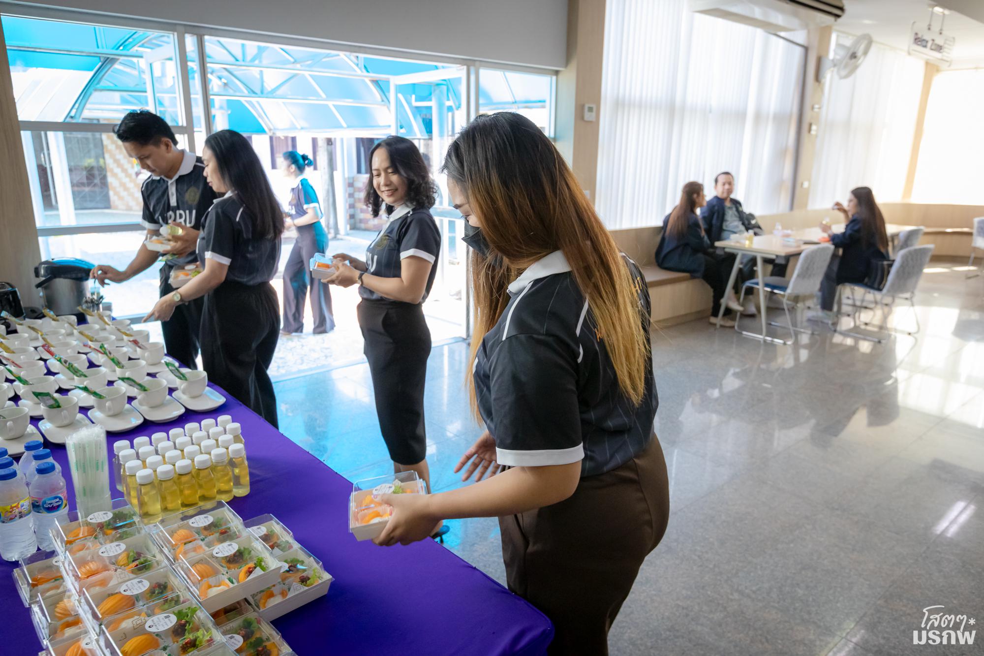 89. ต้อนรับคณะศึกษาดูงานสำนักวิทยบริการและเทคโนโลยีสารสนเทศ มหาวิทยาลัยราชภัฏกาญจนบุรี