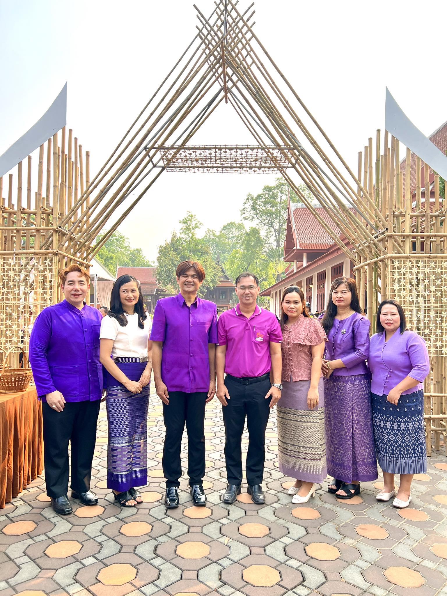1. พิธีบำเพ็ญกุศลทำบุญตักบาตรเพื่อถวายเป็นพระราชกุศลและถวายพระพรชัยมงคลฯ