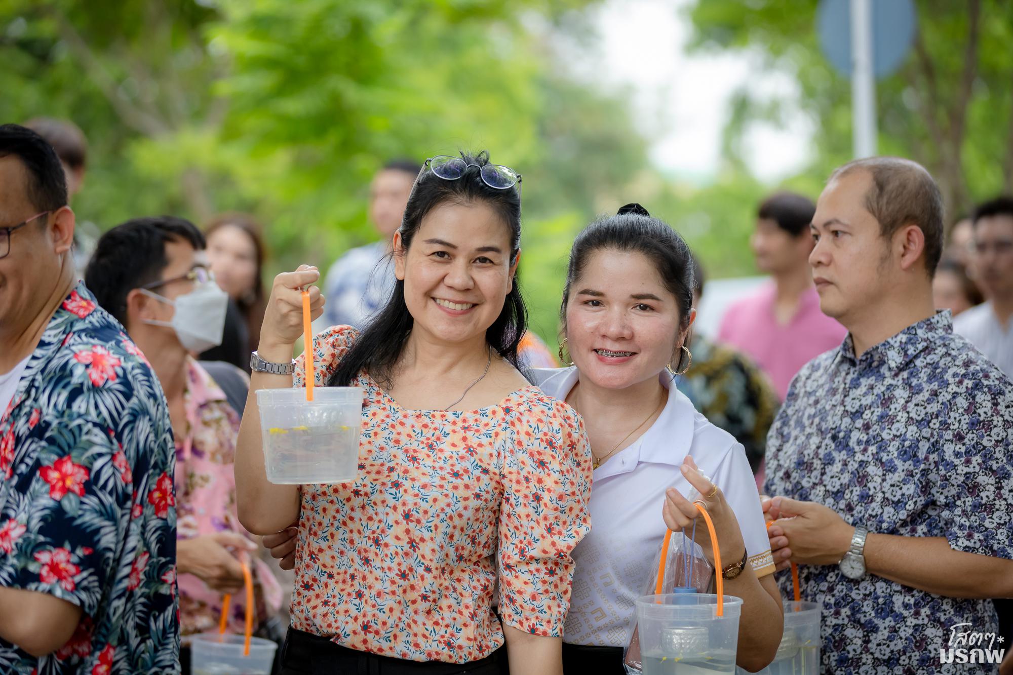 1. ร่วมสืบสานประเพณีสงกรานต์ KPRU สวมผ้าไทย ห่มสไบ ใส่ยีน สืบสานประเพณีสงกรานต์บ้านเรา ประจำปี 2569