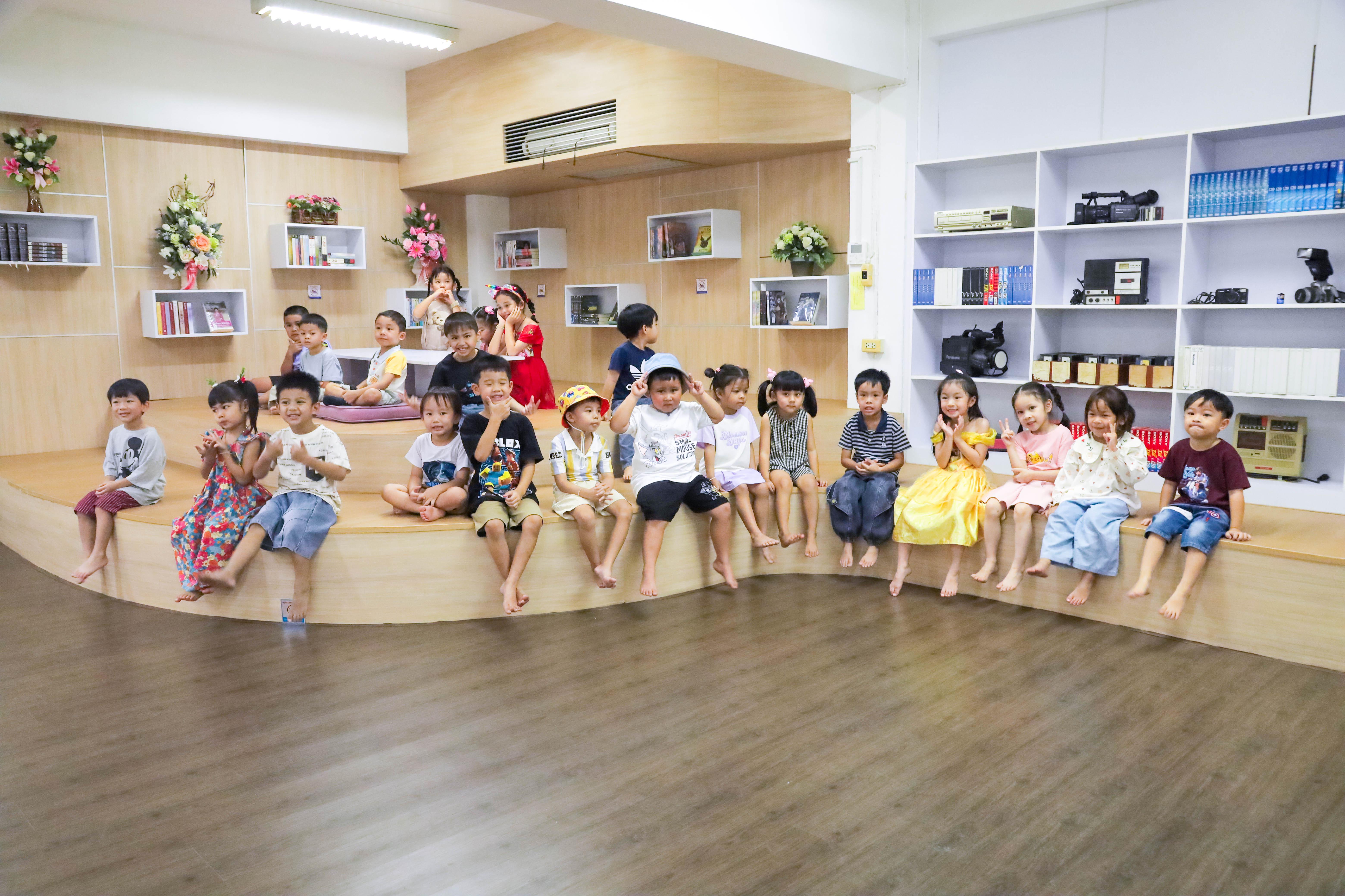17. สำนักวิทยบริการและเทคโนโลยีสารสนเทศ ต้อนรับครู นักเรียน โรงเรียนอนุบาลราชภัฏกำแพงเพชร เข้าเยี่ยมชมและทำกิจกรรมภายในห้องสมุด KPRU