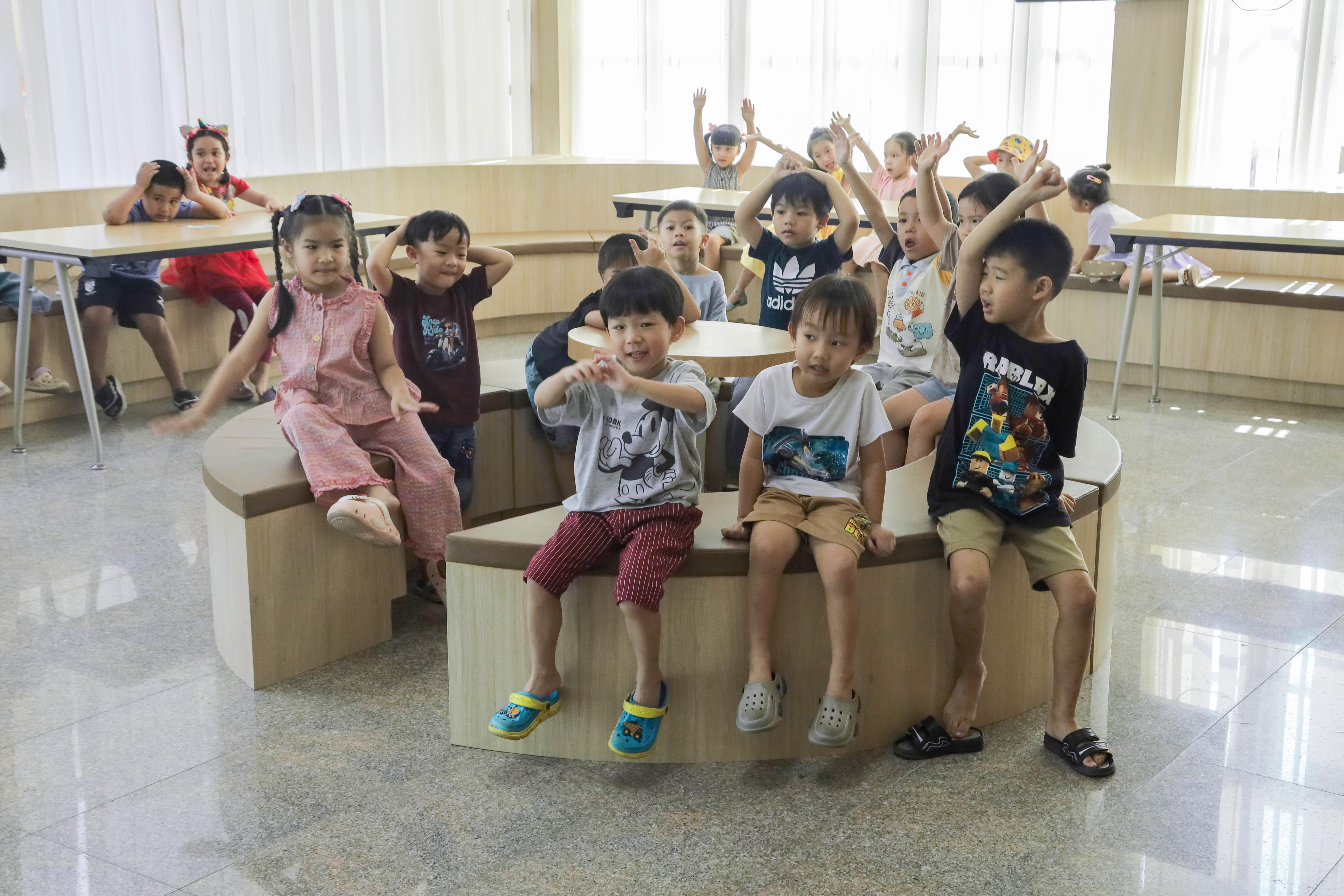 33. สำนักวิทยบริการและเทคโนโลยีสารสนเทศ ต้อนรับครู นักเรียน โรงเรียนอนุบาลราชภัฏกำแพงเพชร เข้าเยี่ยมชมและทำกิจกรรมภายในห้องสมุด KPRU