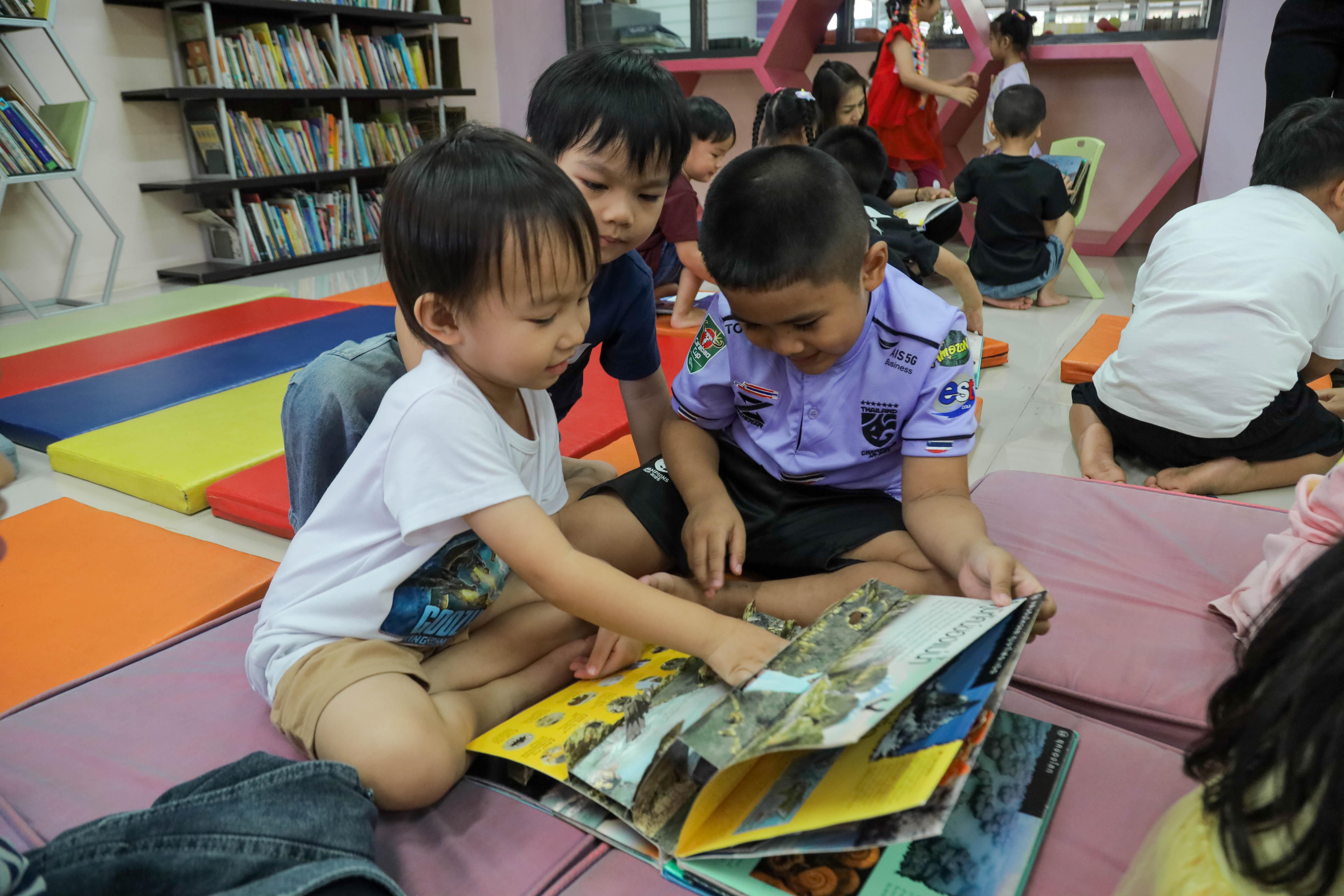 41. สำนักวิทยบริการและเทคโนโลยีสารสนเทศ ต้อนรับครู นักเรียน โรงเรียนอนุบาลราชภัฏกำแพงเพชร เข้าเยี่ยมชมและทำกิจกรรมภายในห้องสมุด KPRU