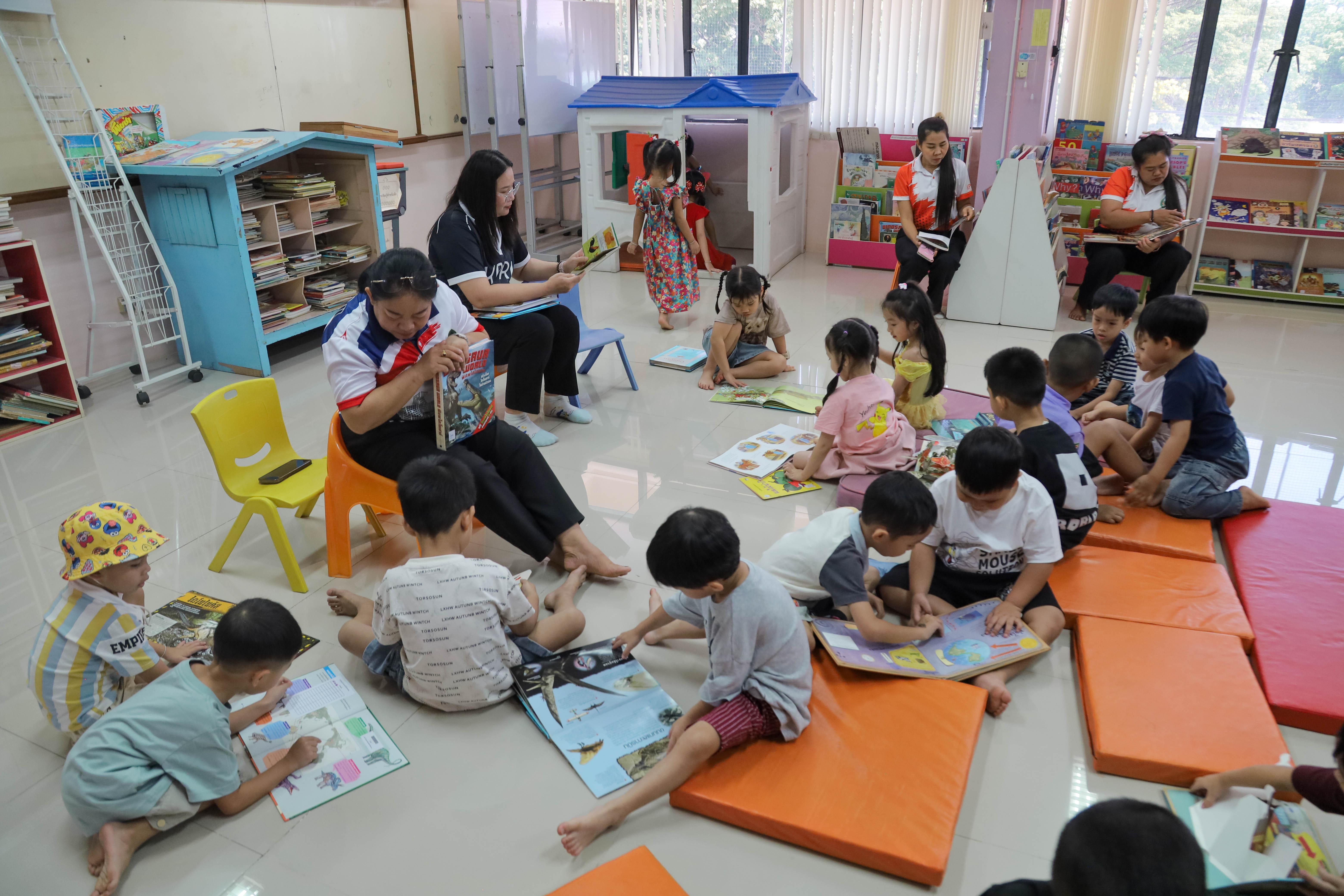 42. สำนักวิทยบริการและเทคโนโลยีสารสนเทศ ต้อนรับครู นักเรียน โรงเรียนอนุบาลราชภัฏกำแพงเพชร เข้าเยี่ยมชมและทำกิจกรรมภายในห้องสมุด KPRU