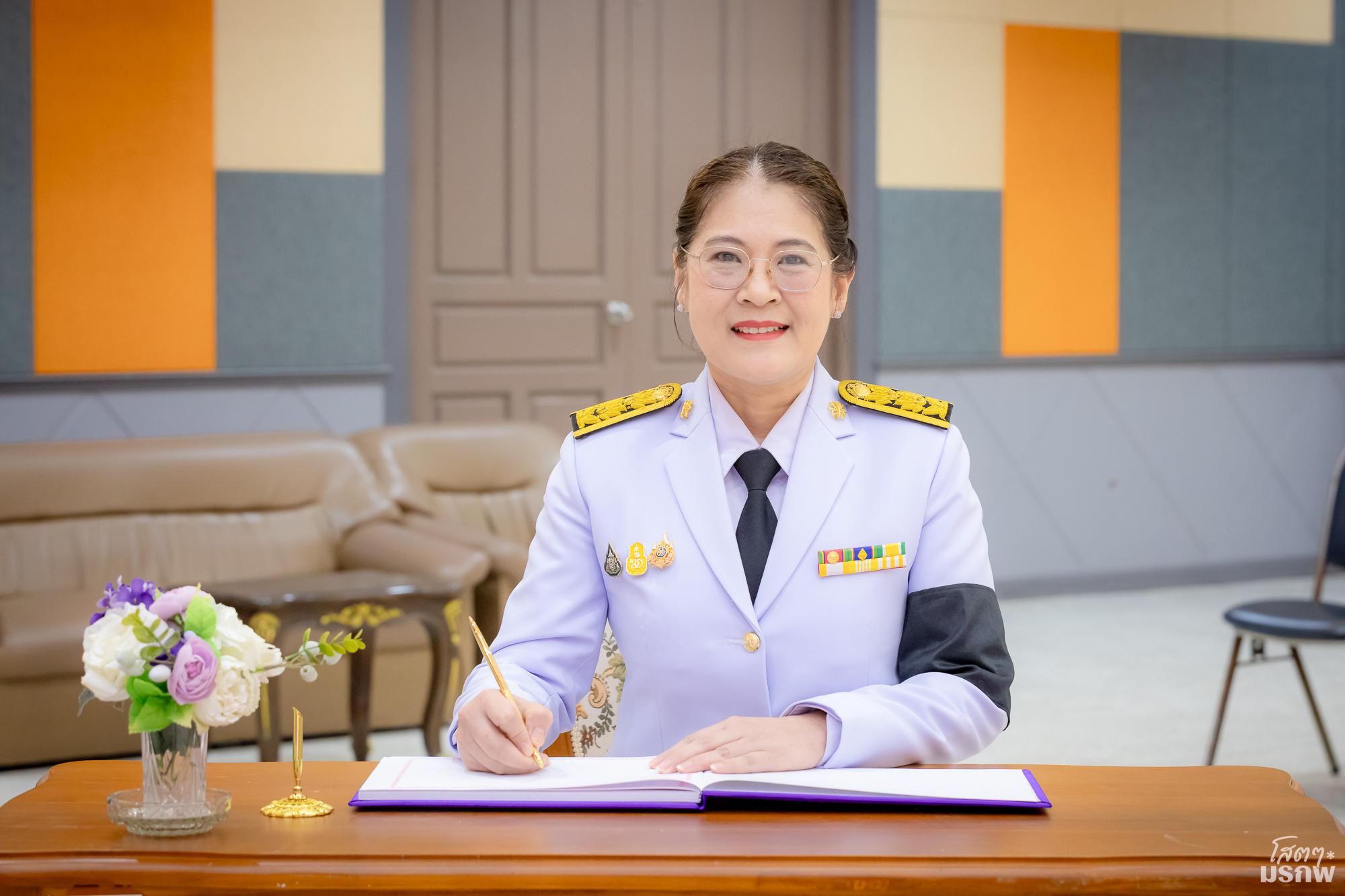 33. พิธีเฉลิมพระเกียรติ สมเด็จพระนางเจ้าสุทิดา พัชรสุธาพิมลลักษณ พระบรมราชินี เนื่องในโอกาสมหามงคลวันเฉลิมพระชนมพรรษา ๔ รอบ