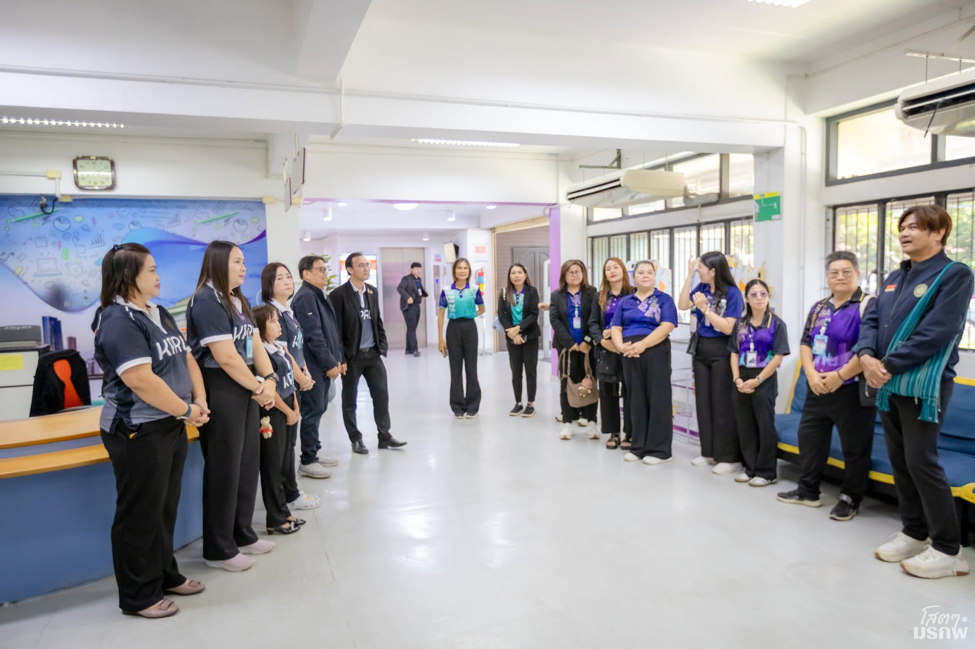 8. ต้อนรับคณะศึกษาดูงานศูนย์ราชการสะดวก มหาวิทยาลัยราชภัฏสุรินทร์