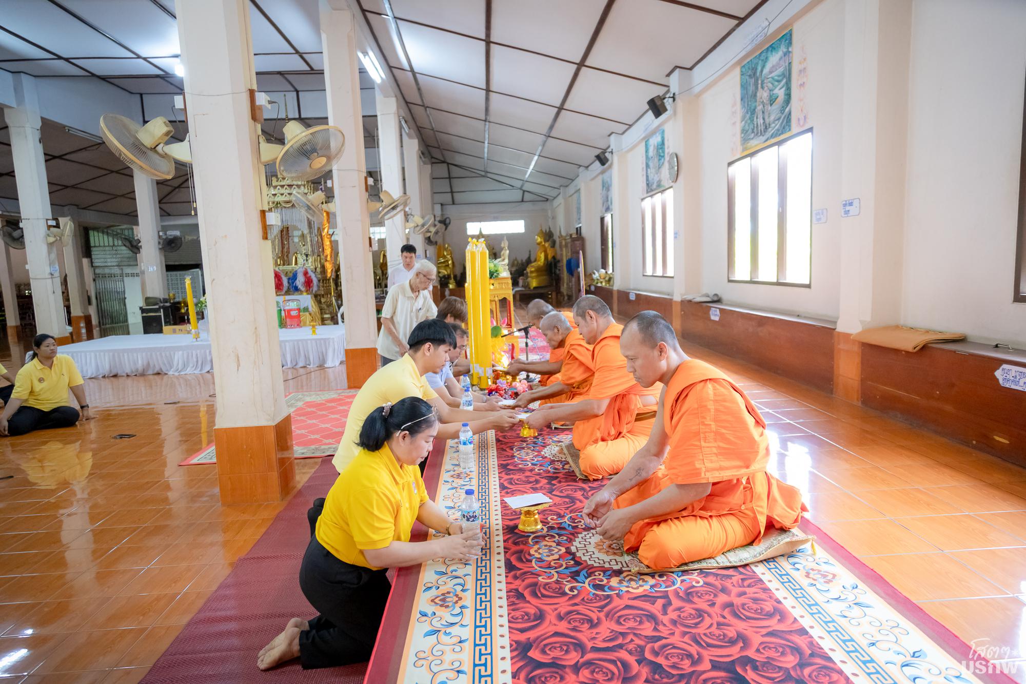 14. กิจกรรมถวายเทียนพรรษา ผ้าอาบน้ำน้ำฝน พร้อมถวายผ้าป่า เนื่องในวันอาสาฬหบูชา และเข้าพรรษา