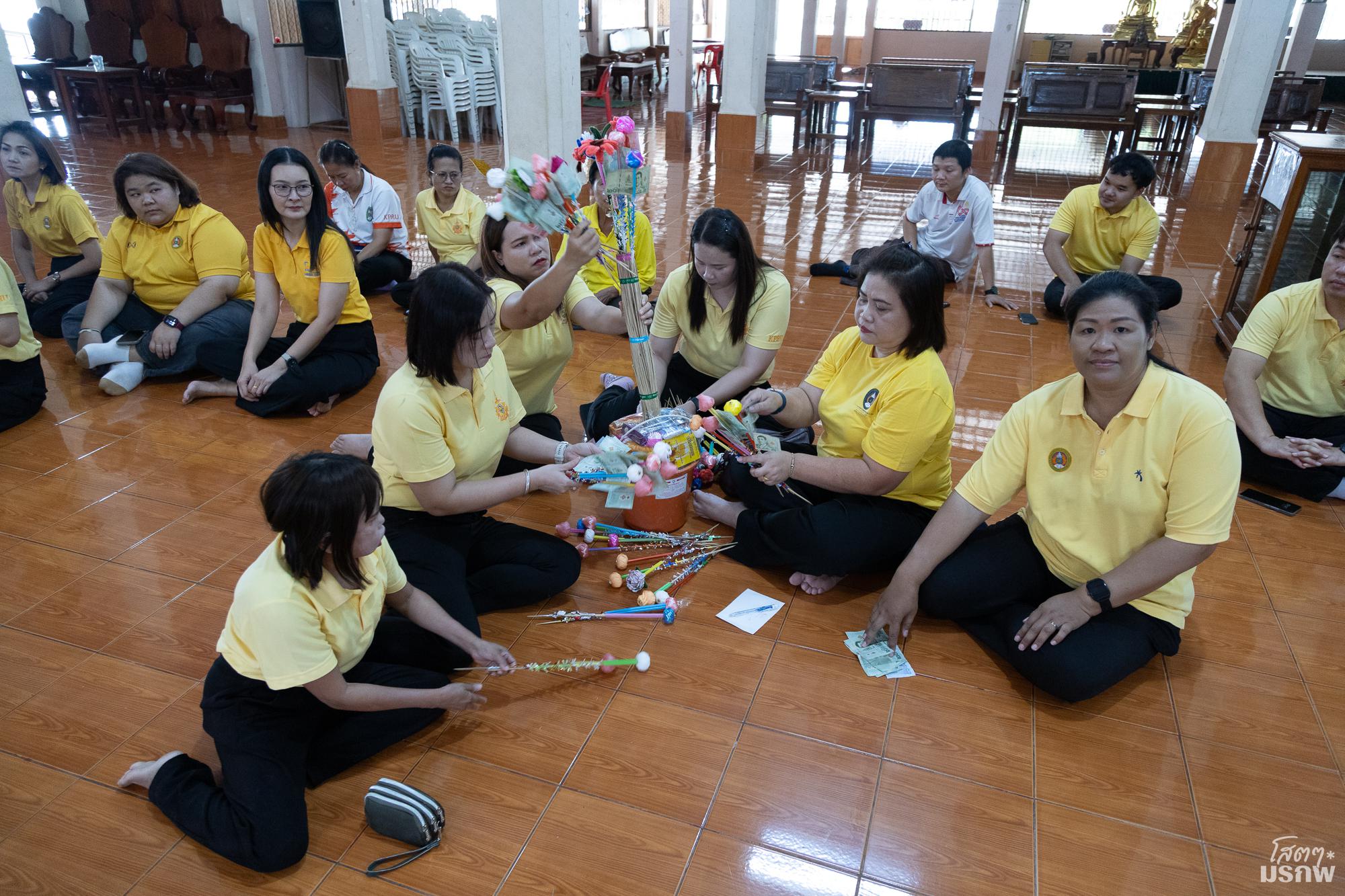 18. กิจกรรมถวายเทียนพรรษา ผ้าอาบน้ำน้ำฝน พร้อมถวายผ้าป่า เนื่องในวันอาสาฬหบูชา และเข้าพรรษา
