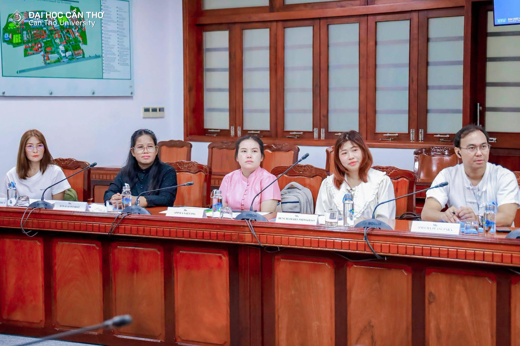 3. มรภ.กำแพงเพชร จัดกิจกรรม English Brush Up & SDGs Research Matching รุ่นที่ 3 ณ มหาวิทยาลัยเขิ่น เทอ (Can Tho University) ประเทศสาธารณรัฐสังคมนิยมเวียดนาม เพื่อเสริมสร้างศักยภาพด้านภาษา ต่อยอดสู่การพัฒนางานวิจัยที่สนองต่อการพัฒนาท้องถิ่นอย่างยั่งยืน
