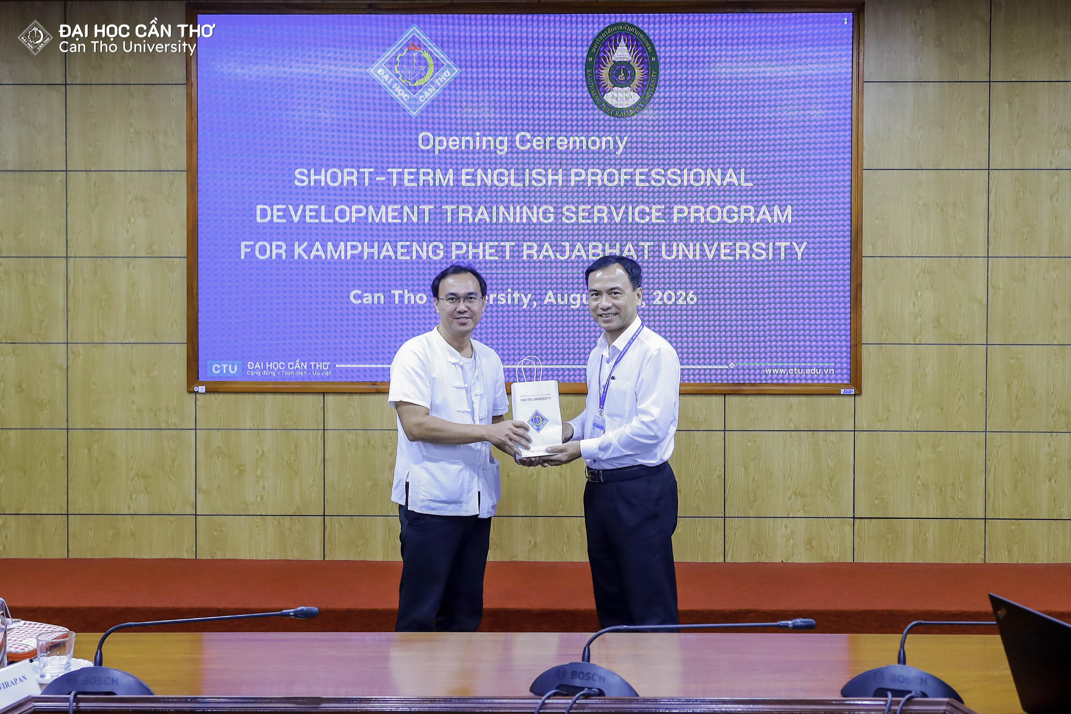 11. English Brush Up & SDGs Research Matching รุ่นที่ 3 ณ มหาวิทยาลัยเขิ่น เทอ (Can Tho University) ประเทศสาธารณรัฐสังคมนิยมเวียดนาม