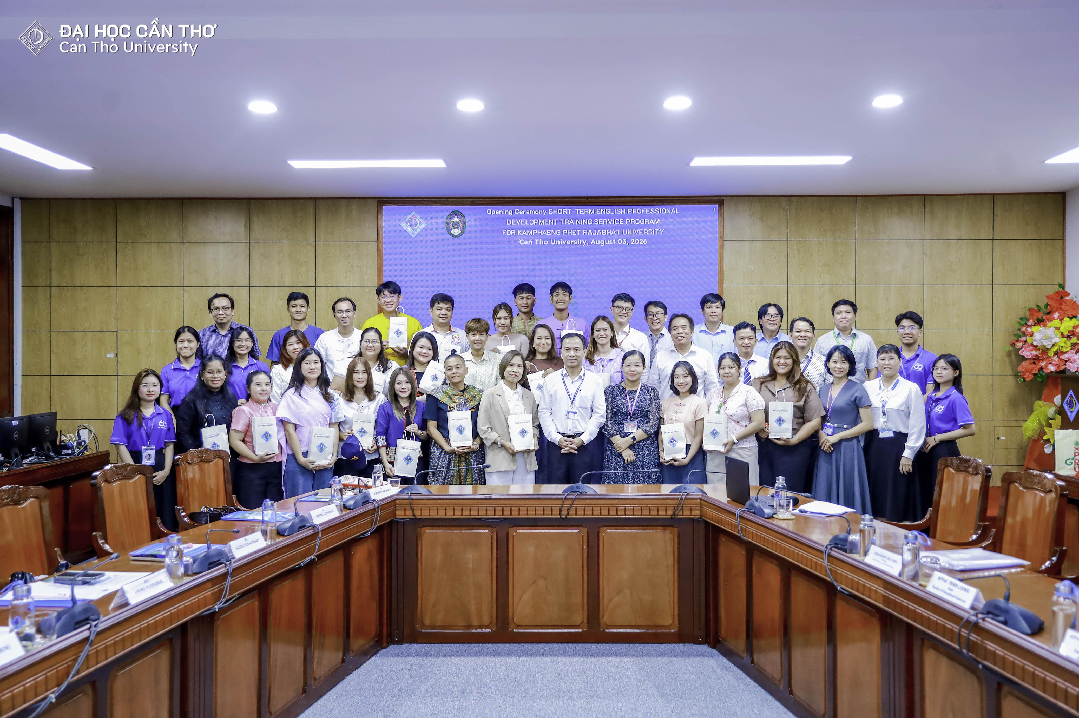 12. English Brush Up & SDGs Research Matching รุ่นที่ 3 ณ มหาวิทยาลัยเขิ่น เทอ (Can Tho University) ประเทศสาธารณรัฐสังคมนิยมเวียดนาม