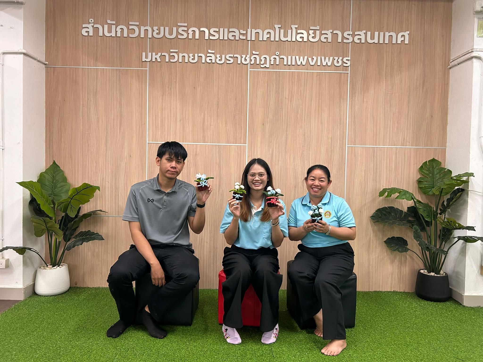 19. ภาพกิจกรรมประดิษฐ์ดอกมะลิเพื่อแม่ ระหว่างวันที่ 10-11 สิงหาคม 2569