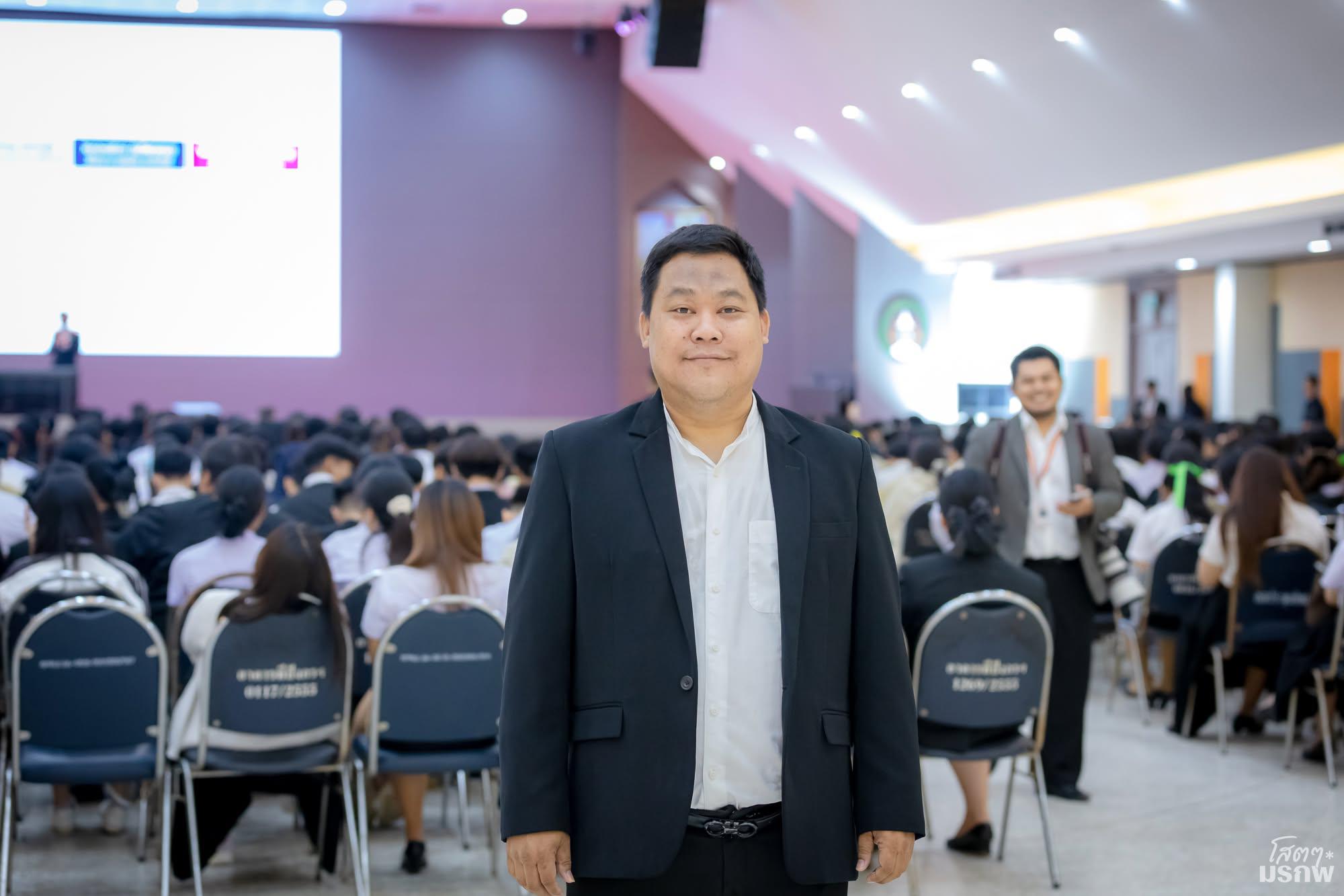9. ศ.ดร.ยศชนัน วงศ์สวัสดิ์ รองนายกรัฐมนตรี และรัฐมนตรีว่าการกระทรวงการอุดมศึกษา วิทยาศาสตร์ วิจัยและนวัตกรรม (อว.) ลงพื้นที่ปฏิบัติราชการ ณ มหาวิทยาลัยราชภัฏกำแพงเพชร