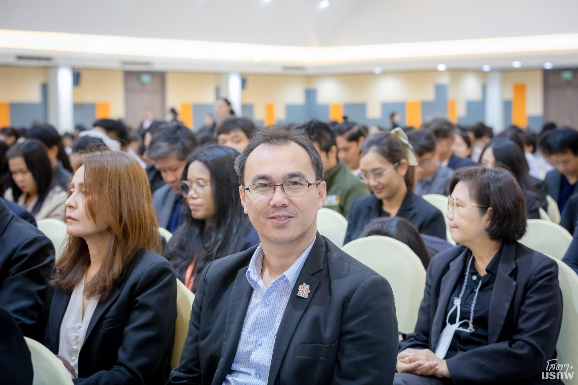 15. ศ.ดร.ยศชนัน วงศ์สวัสดิ์ รองนายกรัฐมนตรี และรัฐมนตรีว่าการกระทรวงการอุดมศึกษา วิทยาศาสตร์ วิจัยและนวัตกรรม (อว.) ลงพื้นที่ปฏิบัติราชการ ณ มหาวิทยาลัยราชภัฏกำแพงเพชร