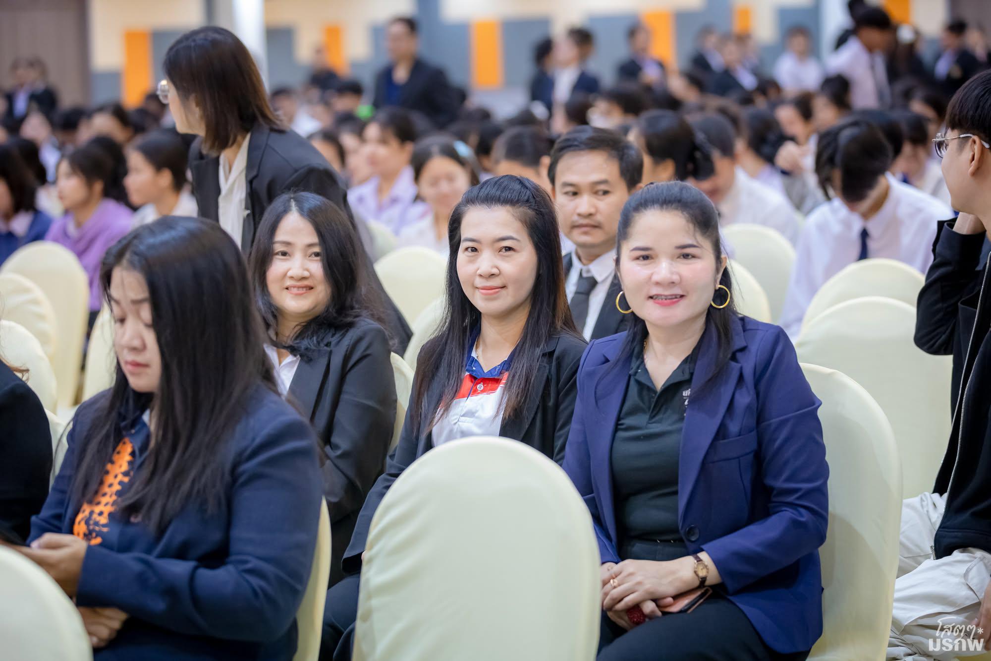 38. ศ.ดร.ยศชนัน วงศ์สวัสดิ์ รองนายกรัฐมนตรี และรัฐมนตรีว่าการกระทรวงการอุดมศึกษา วิทยาศาสตร์ วิจัยและนวัตกรรม (อว.) ลงพื้นที่ปฏิบัติราชการ ณ มหาวิทยาลัยราชภัฏกำแพงเพชร