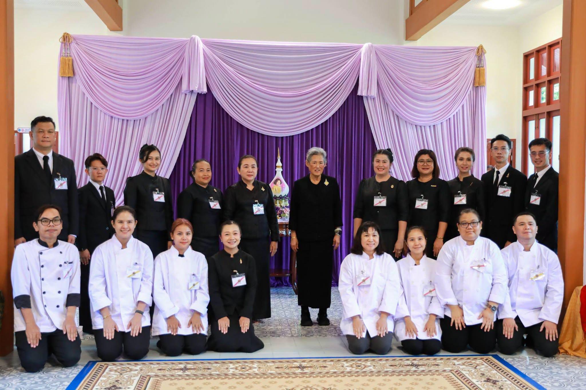 16. สมเด็จพระกนิษฐาธิราชเจ้า กรมสมเด็จพระเทพรัตนราชสุดาฯ สยามบรมราชกุมารี อุปนายิกาผู้อำนวยการสภากาชาดไทย เสด็จพระราชดำเนินไปทรงเป็นประธานในพิธีถวายผ้าพระกฐินสภากาชาดไทย ประจำปี พ.ศ. 2569