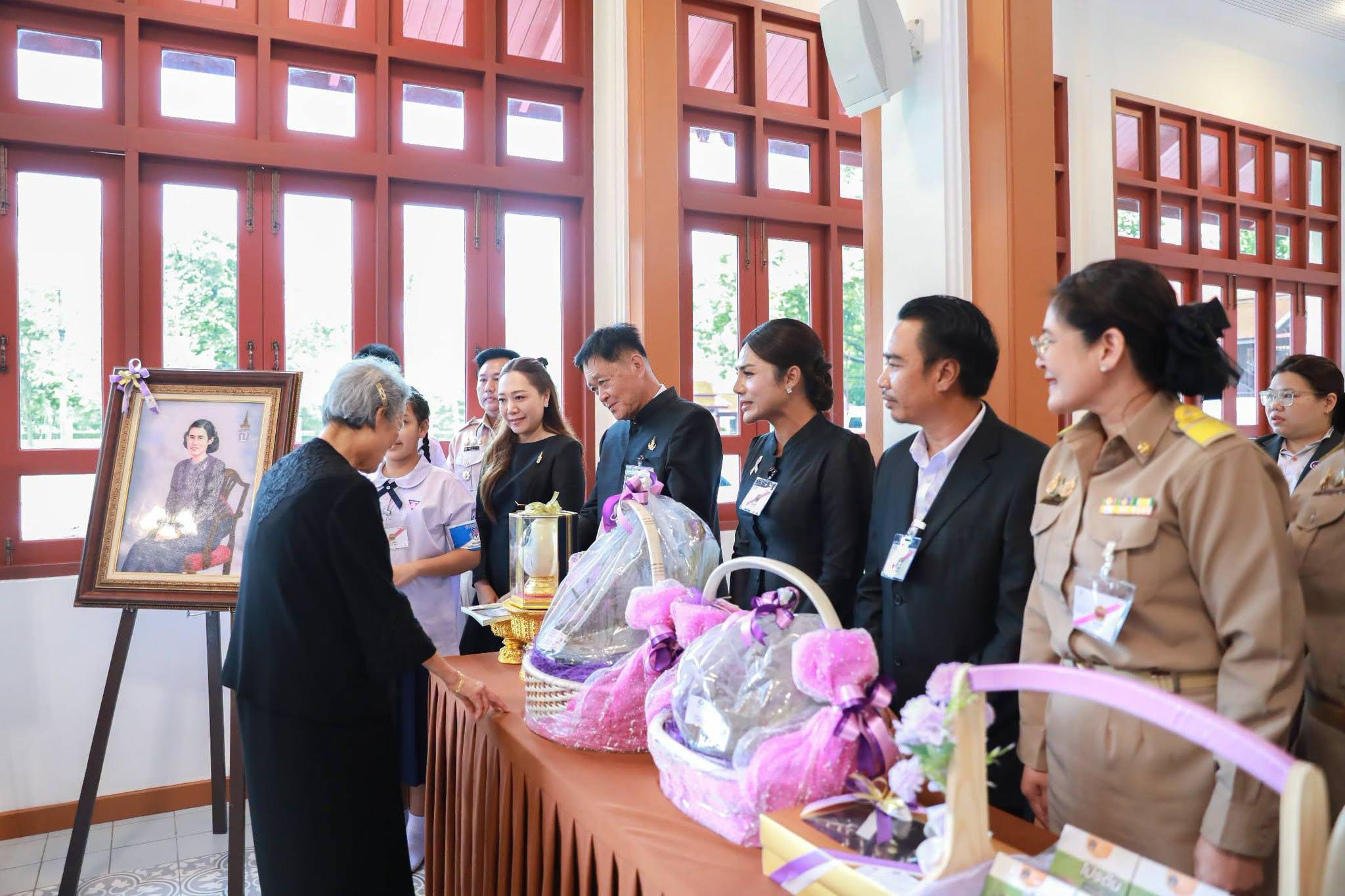 19. สมเด็จพระกนิษฐาธิราชเจ้า กรมสมเด็จพระเทพรัตนราชสุดาฯ สยามบรมราชกุมารี อุปนายิกาผู้อำนวยการสภากาชาดไทย เสด็จพระราชดำเนินไปทรงเป็นประธานในพิธีถวายผ้าพระกฐินสภากาชาดไทย ประจำปี พ.ศ. 2569