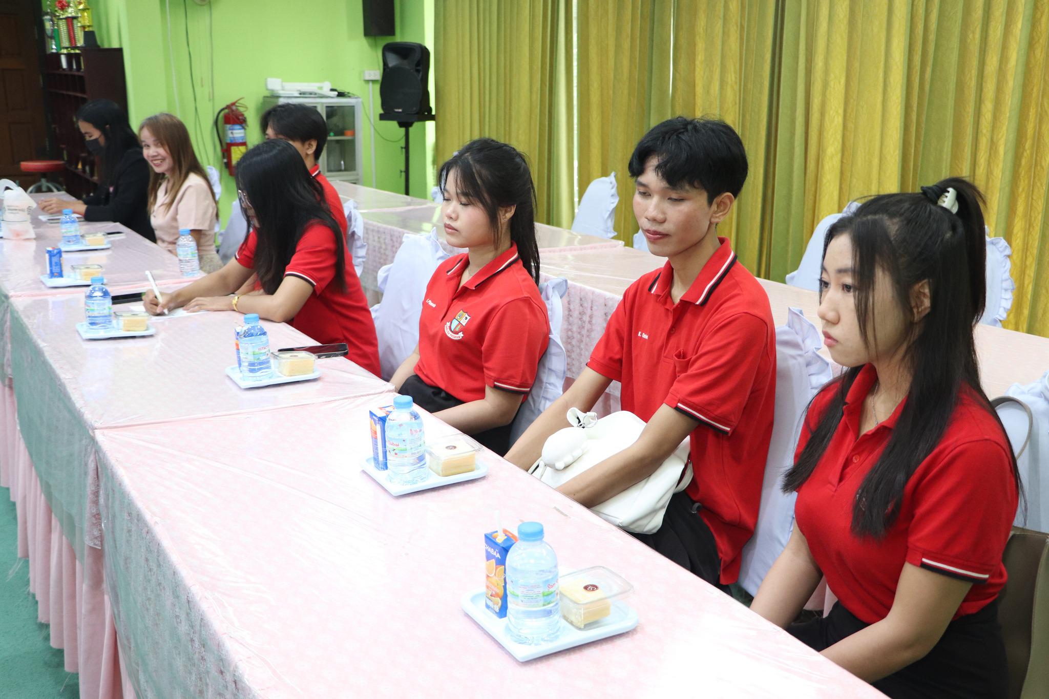 4. การประชุมชี้แจงการดำเนินโครงการพัฒนาสมรรถนะภาษาอังกฤษเพื่อยกระดับชุมชนสู่สากล