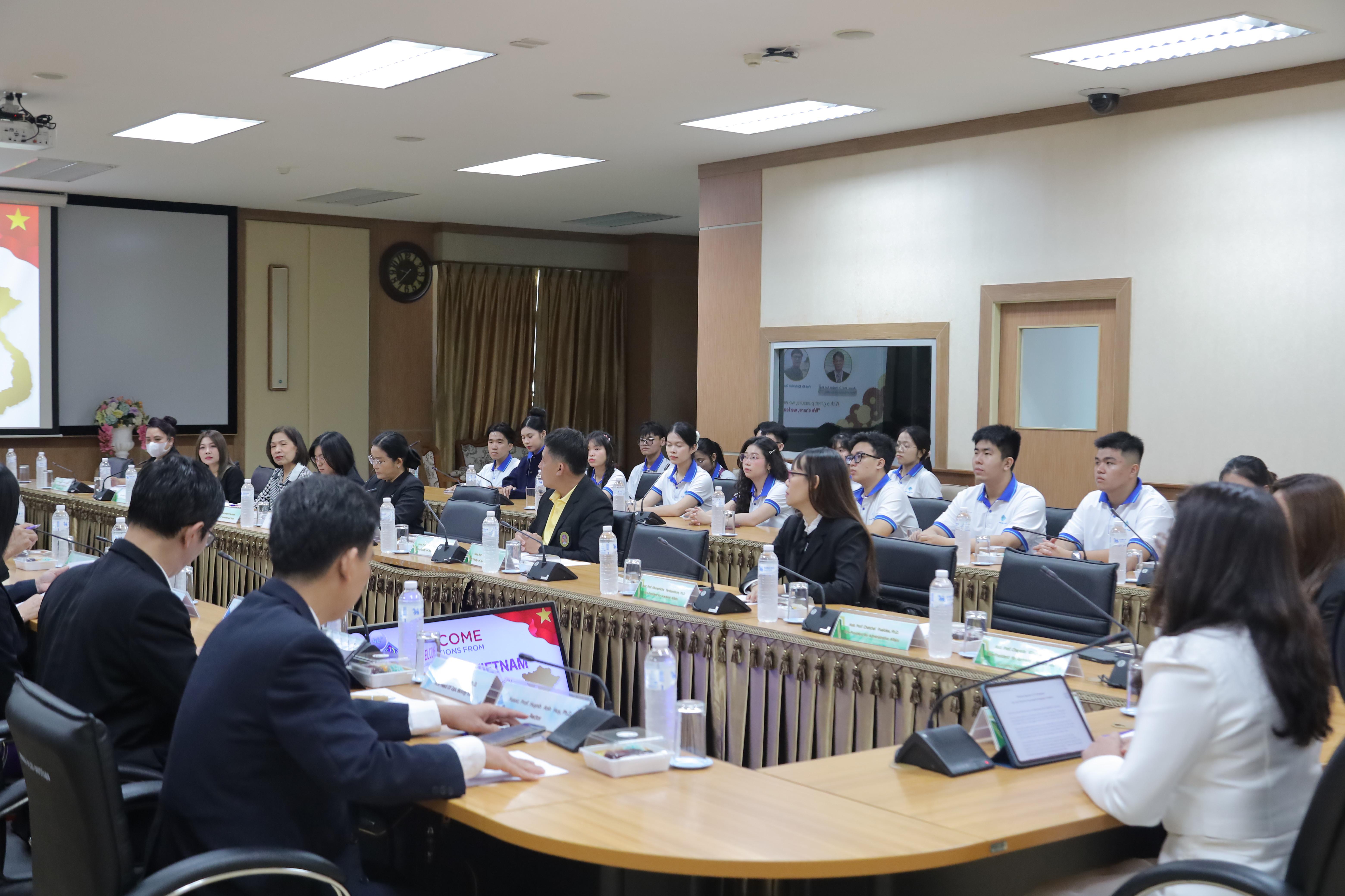 15. โครงการแลกเปลี่ยนทางวิชาการ ภาษาและวัฒนธรรม ระหว่างมหาวิทยาลัยราชภัฏกำแพงเพชร และมหาวิทยาลัยเค่อนเทอ