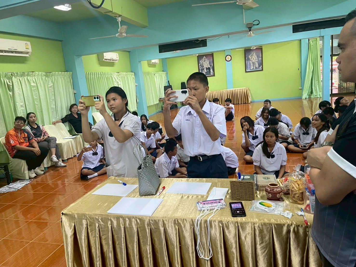 9. กิจกรรมพัฒนาทักษะภาษาอังกฤษเพื่อการท่องเที่ยวด้วยเทคโนโลยี AI ในวันที่ 27 พฤษภาคม 2569