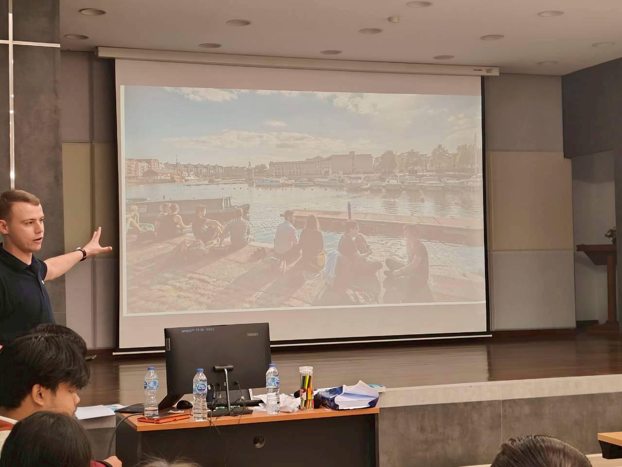 35. มหาวิทยาลัยราชภัฏกำแพงเพชร ยินดีต้อนรับคณะผู้แทนจาก GOTOCO และร่วมทำกิจกรรมEnglish for Communication