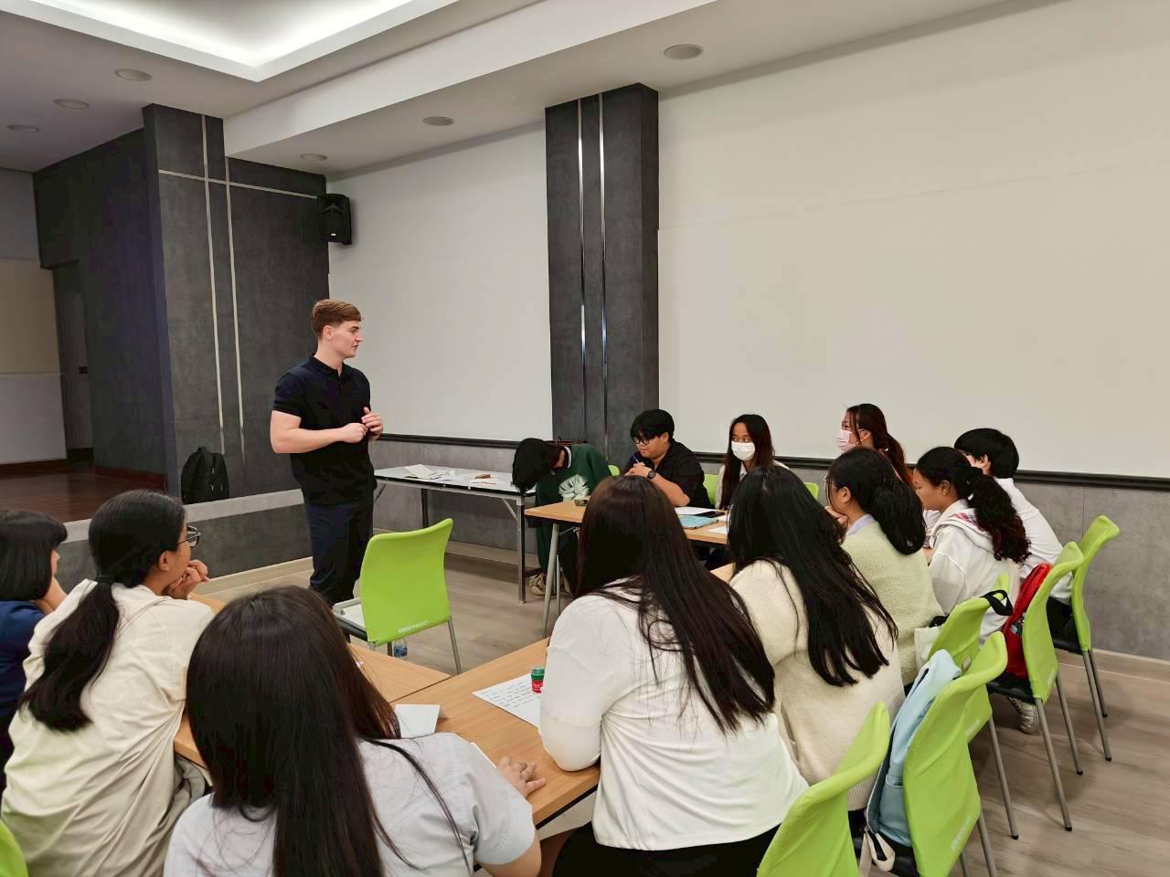 38. มหาวิทยาลัยราชภัฏกำแพงเพชร ยินดีต้อนรับคณะผู้แทนจาก GOTOCO และร่วมทำกิจกรรมEnglish for Communication