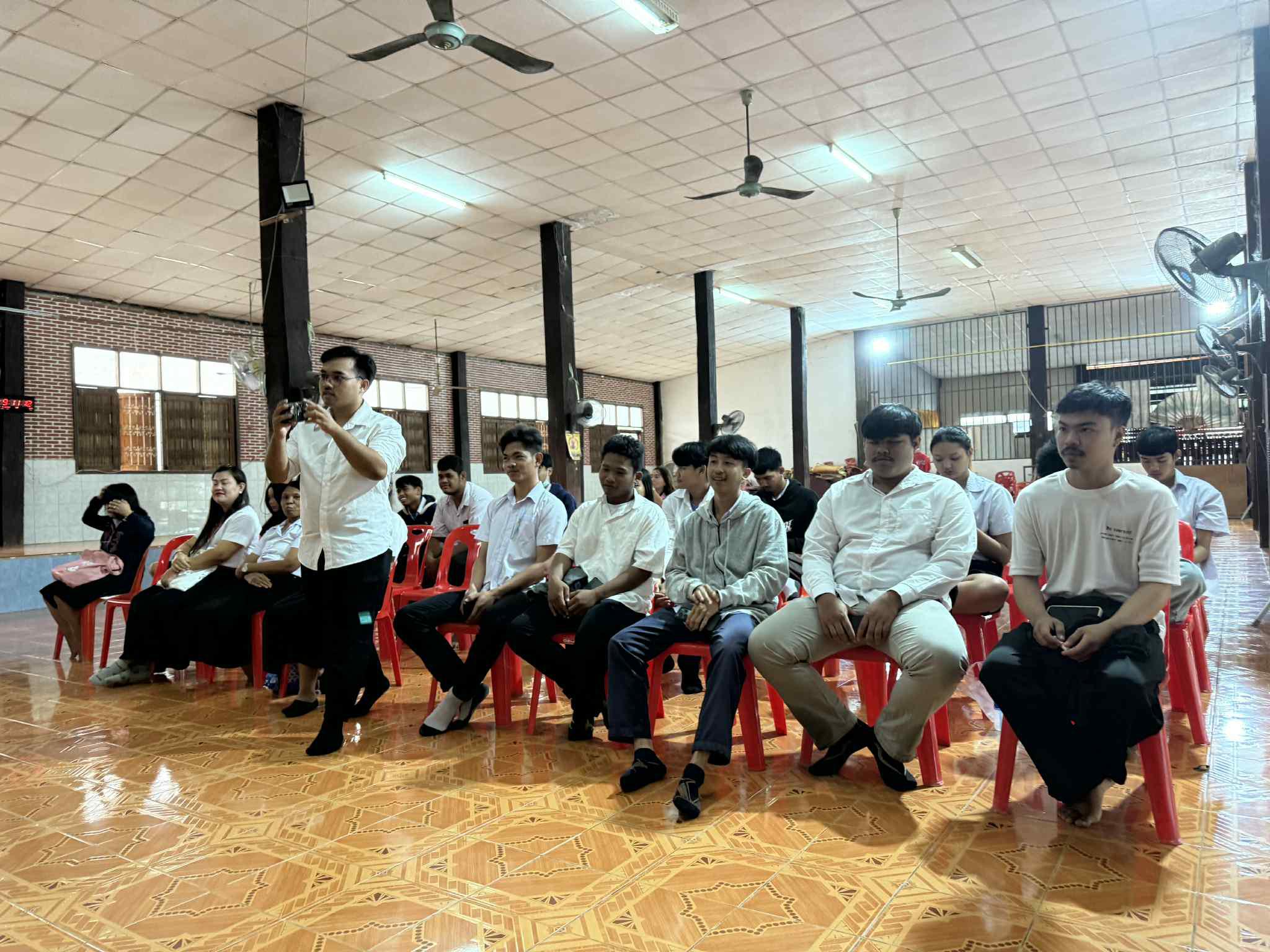 6. โครงการพัฒนาสมรรถนะภาษาอังกฤษเพื่อการยกระดับชุมชนสู่สากล