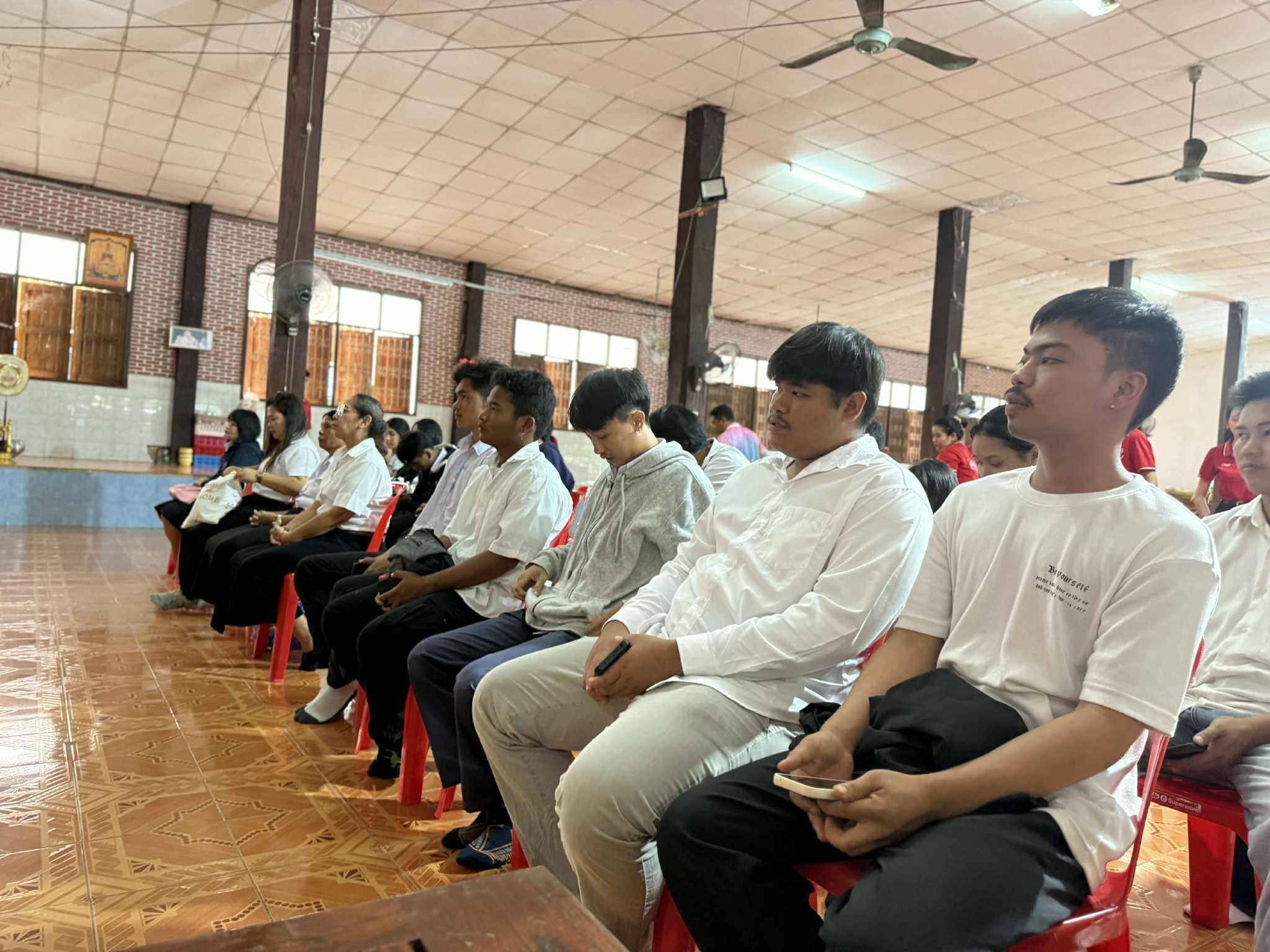 8. โครงการพัฒนาสมรรถนะภาษาอังกฤษเพื่อการยกระดับชุมชนสู่สากล