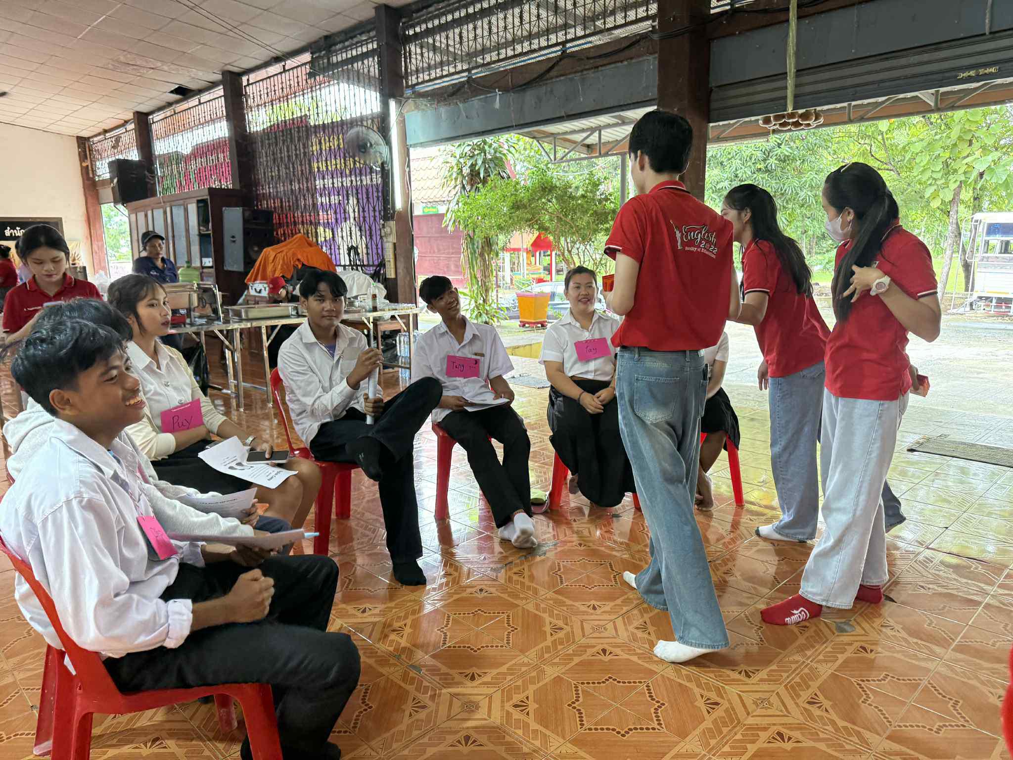 16. โครงการพัฒนาสมรรถนะภาษาอังกฤษเพื่อการยกระดับชุมชนสู่สากล